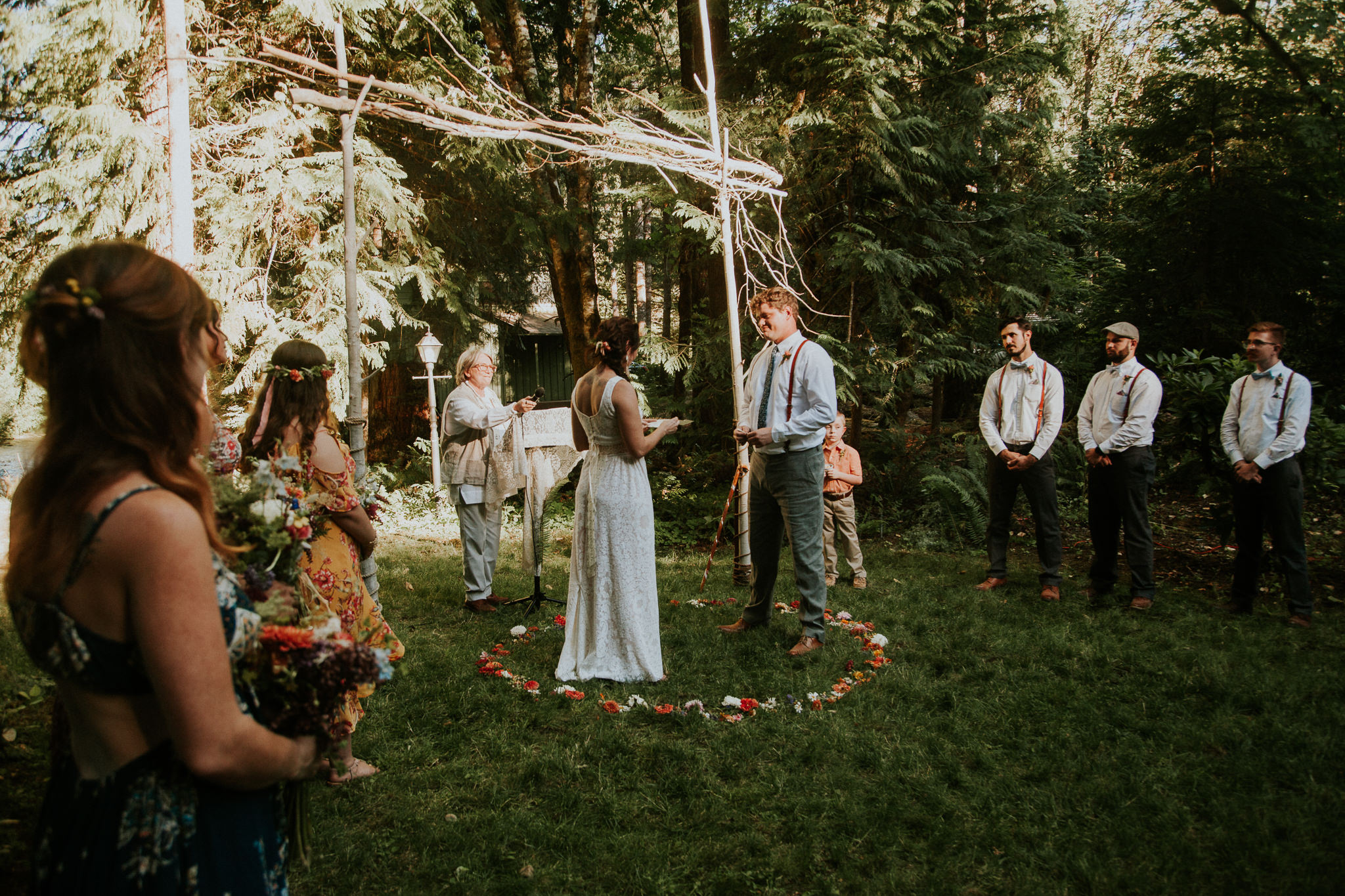 mackenzie river stone bridge cottages, oregon elopement photographers, pnw wedding photographes, pnw intimate weddings, Seattle elopement photographers, oregon intimate wedding photographers, Eugene Oregon elopement, Seattle parson’s gardens elopeme…