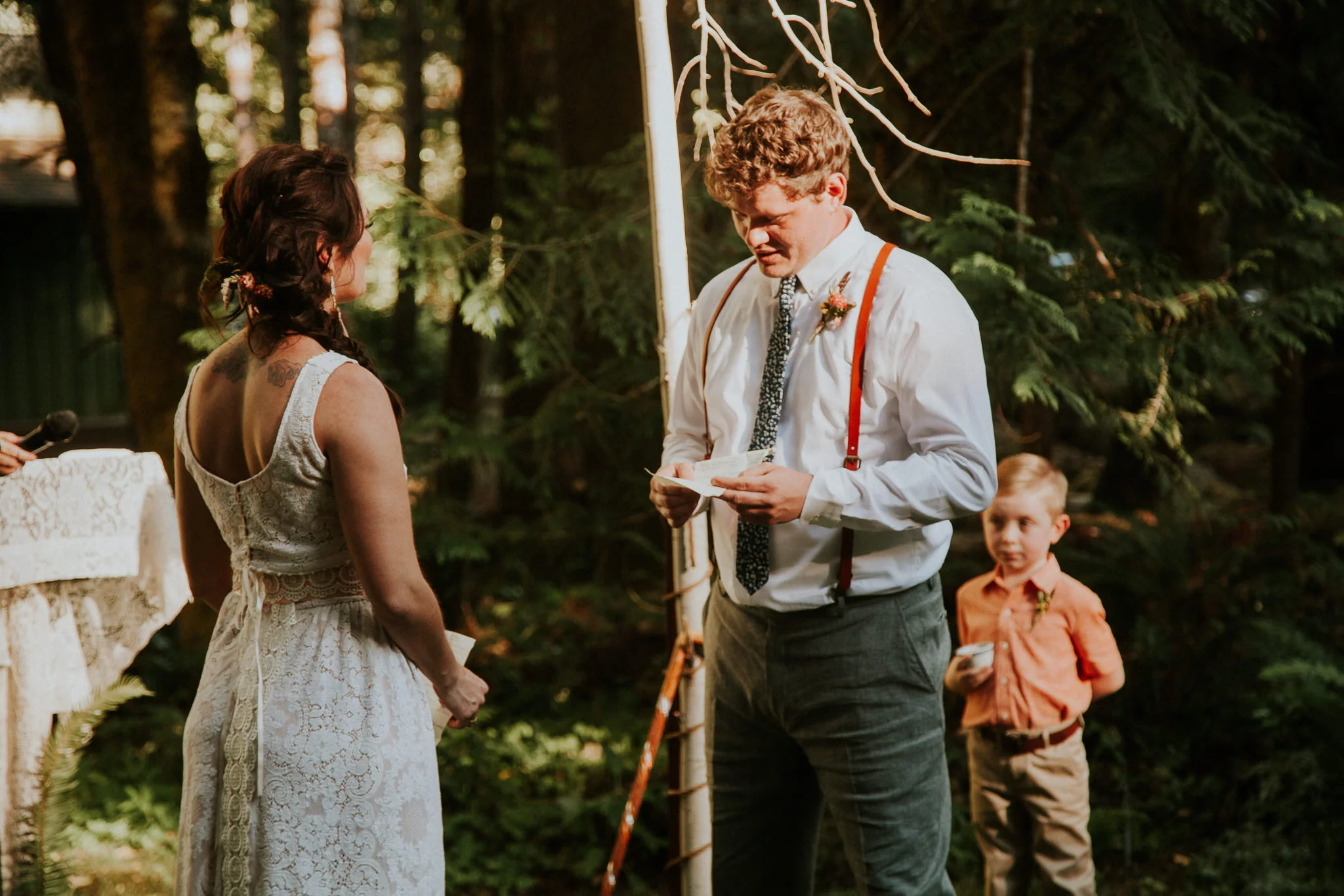 mackenzie river stone bridge cottages, oregon elopement photographers, pnw wedding photographes, pnw intimate weddings, Seattle elopement photographers, oregon intimate wedding photographers, Eugene Oregon elopement, Seattle parson’s gardens elopeme…