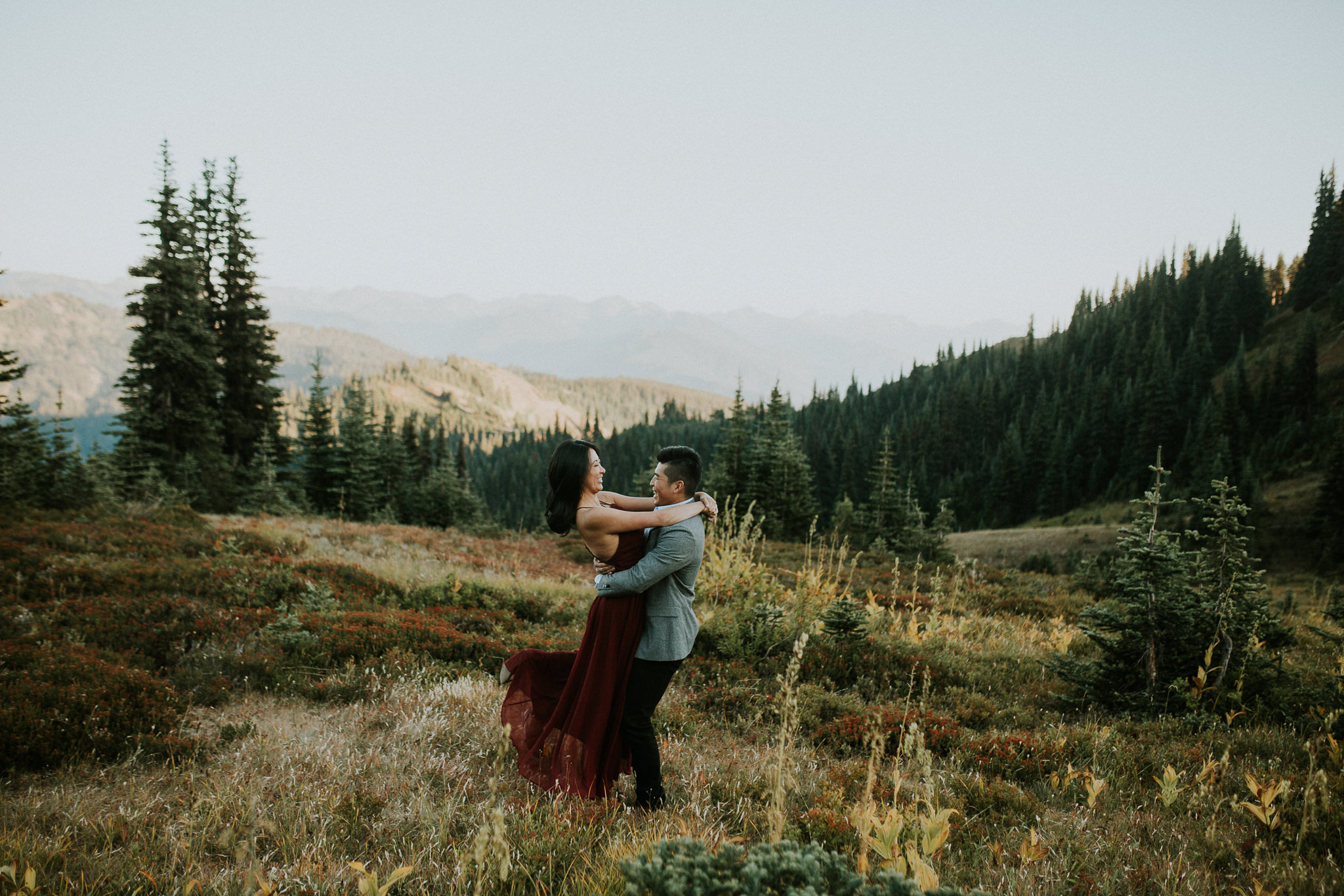Pnw elopement photographer, pnw wedding photographer, pnw intimate wedding, Seattle elopement photographer, oregon intimate wedding photographer, Eugene Oregon elopement, Seattle parson’s gardens elopement, painted hills elopement, olympic national…