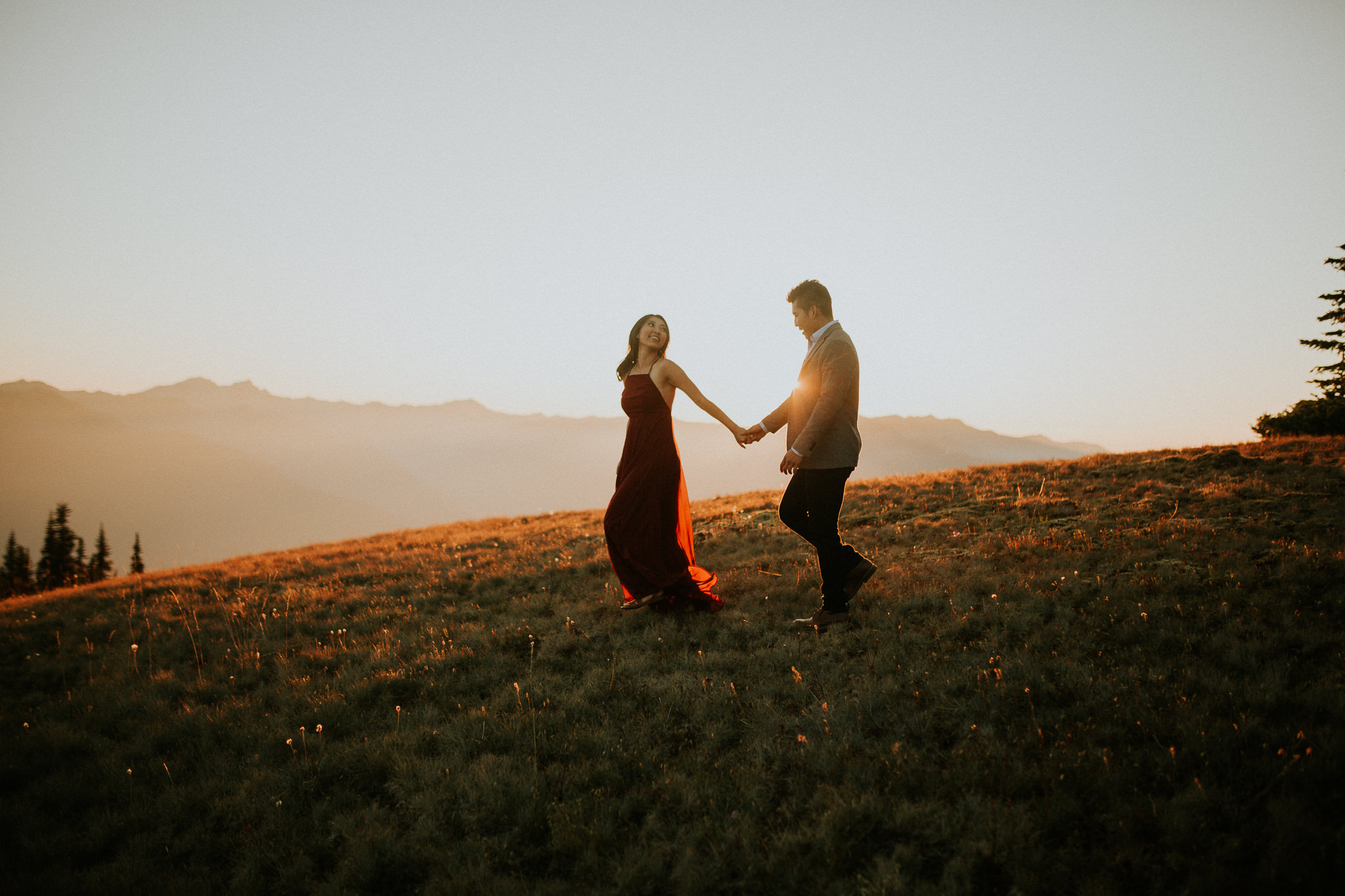 Pnw elopement photographer, pnw wedding photographer, pnw intimate wedding, Seattle elopement photographer, oregon intimate wedding photographer, Eugene Oregon elopement, Seattle parson’s gardens elopement, painted hills elopement, olympic national…