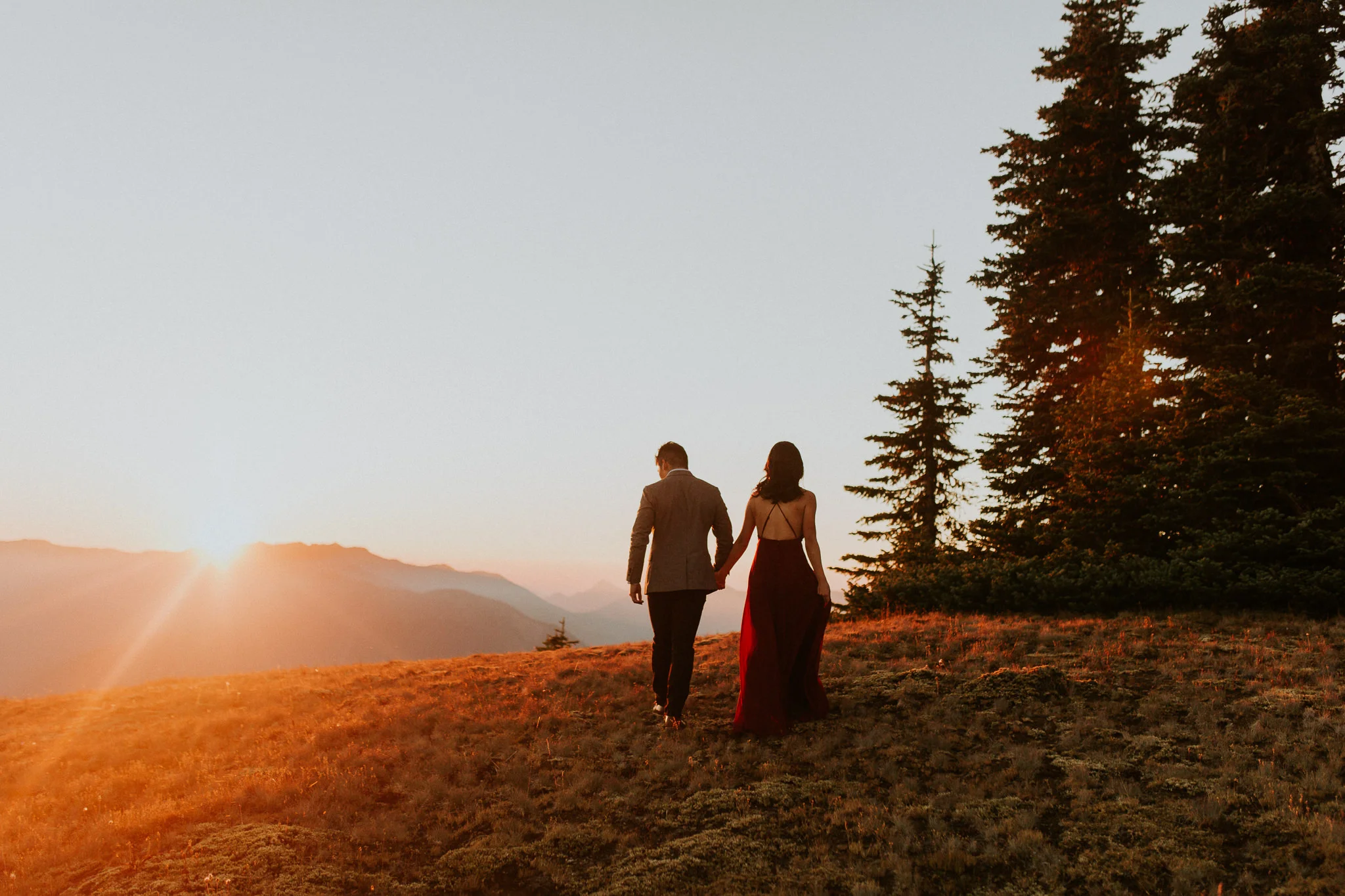 Pnw elopement photographer, pnw wedding photographer, pnw intimate wedding, Seattle elopement photographer, oregon intimate wedding photographer, Eugene Oregon elopement, Seattle parson’s gardens elopement, painted hills elopement, olympic national…