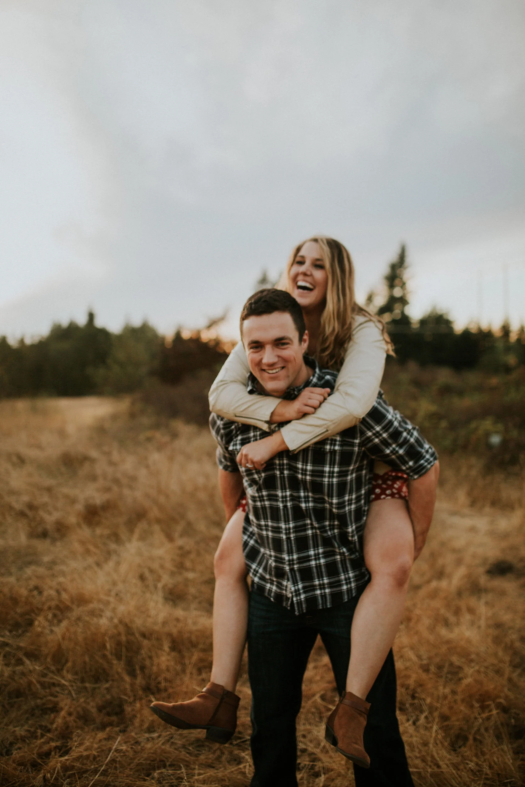 Pnw elopement photographers, pnw wedding photographers, pnw intimate weddings, Seattle elopement photographers, oregon intimate wedding photographers, Eugene Oregon elopement, Seattle parson’s gardens elopements, painted hills elopements, olympic na…