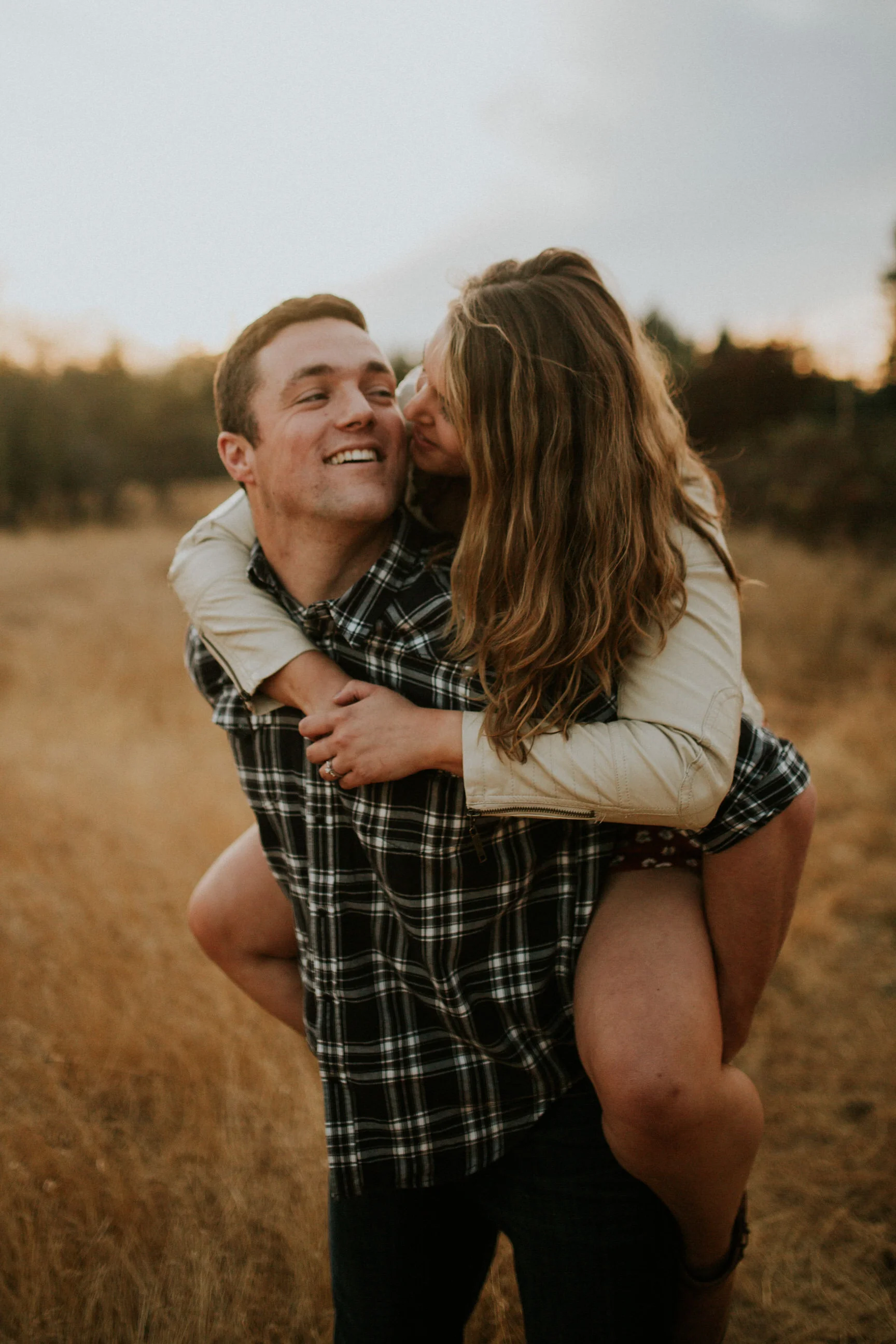 Pnw elopement photographers, pnw wedding photographers, pnw intimate weddings, Seattle elopement photographers, oregon intimate wedding photographers, Eugene Oregon elopement, Seattle parson’s gardens elopements, painted hills elopements, olympic na…