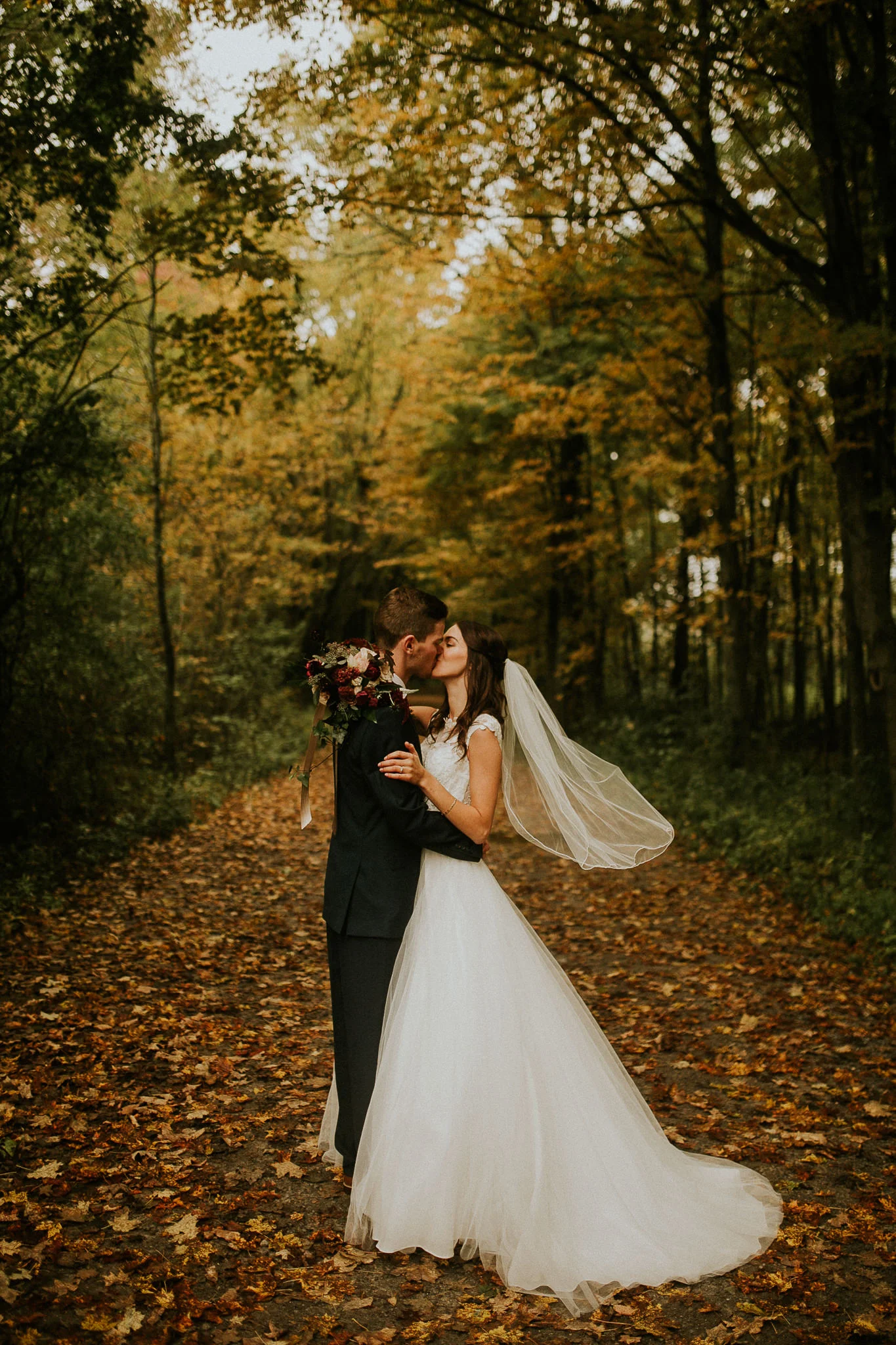 Toronto-autumn-intimate-wedding-26.jpg