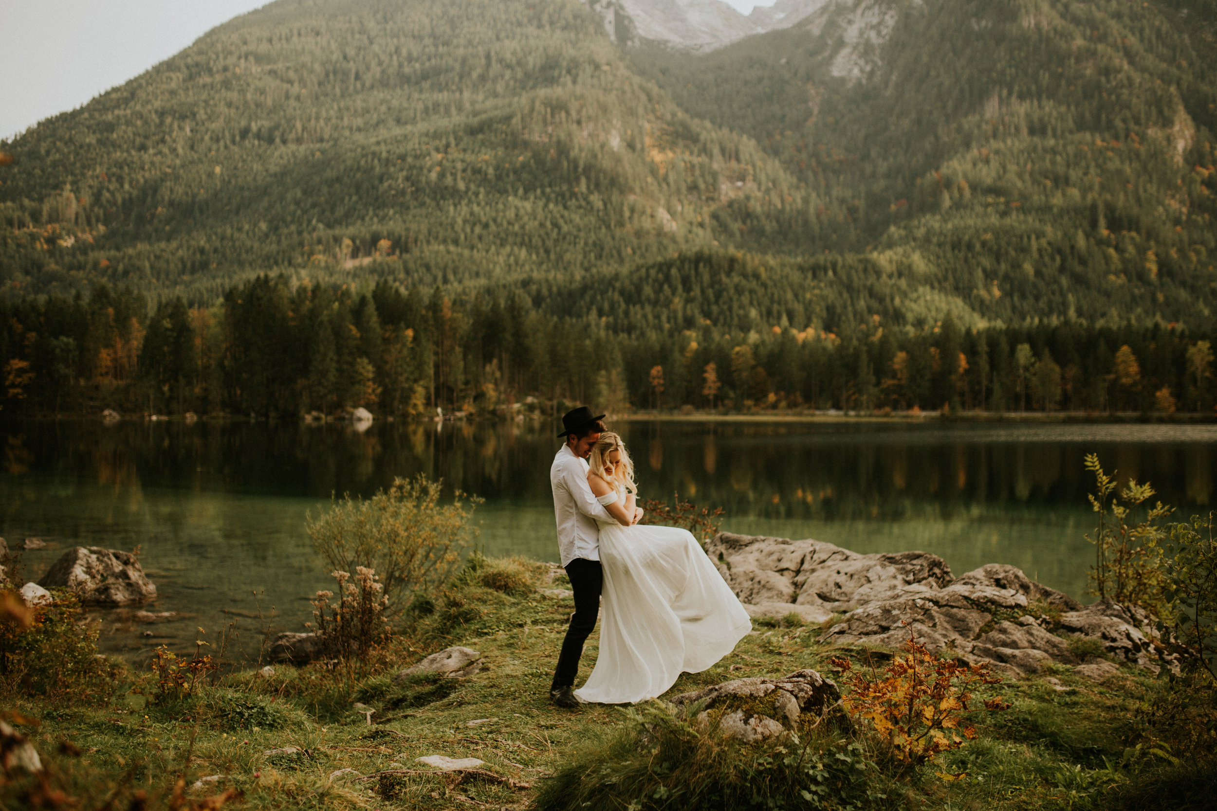 Seattle elopement photographers