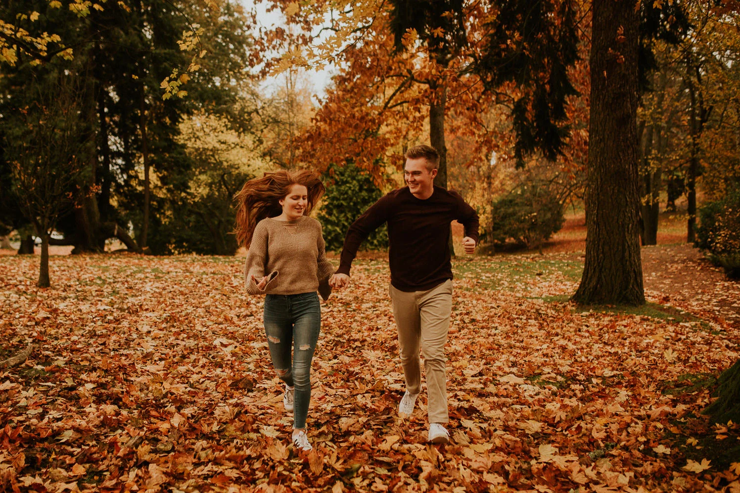 Autumn engagement photos in Tacoma