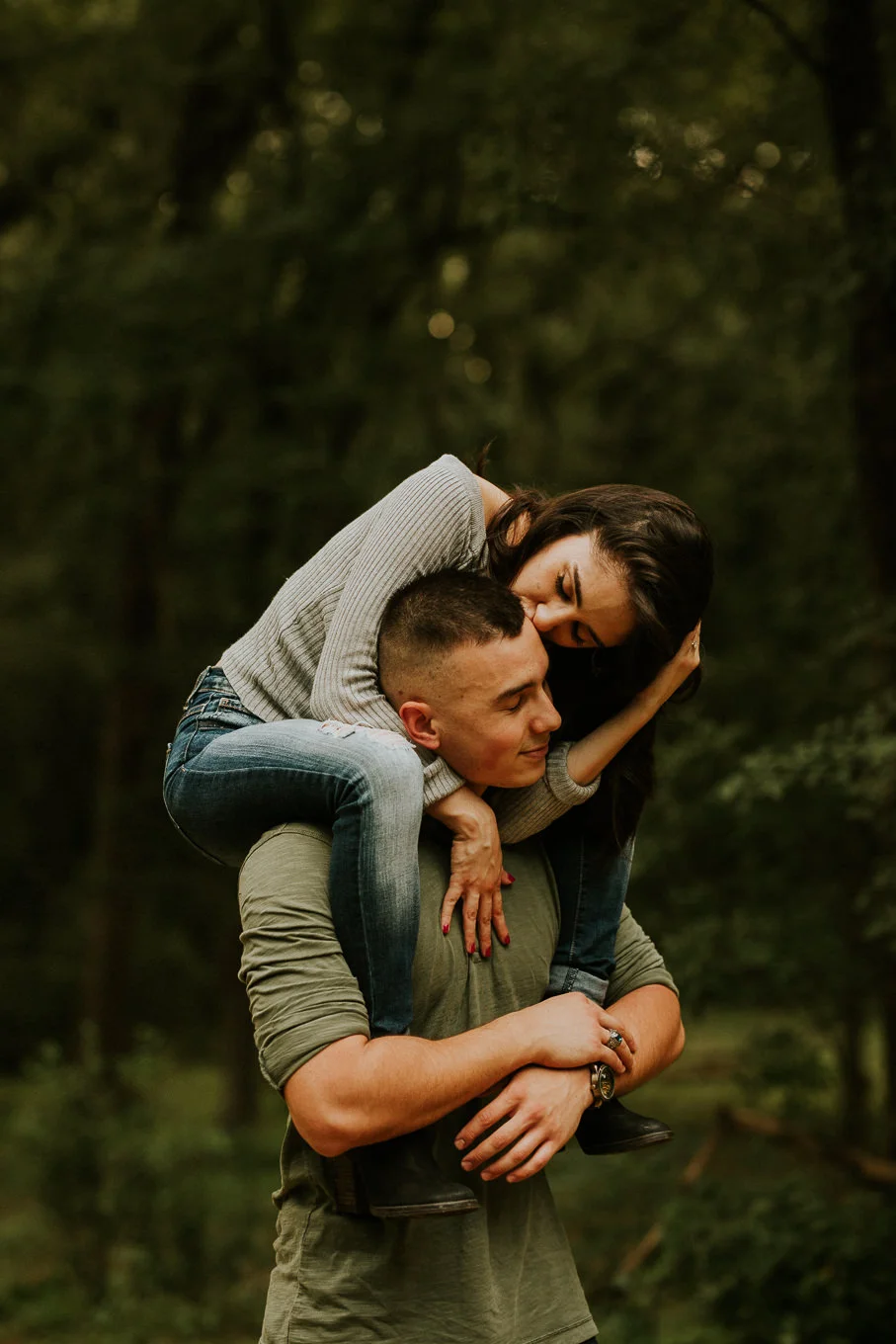 san antonio engagement photography kiss with on shoulders