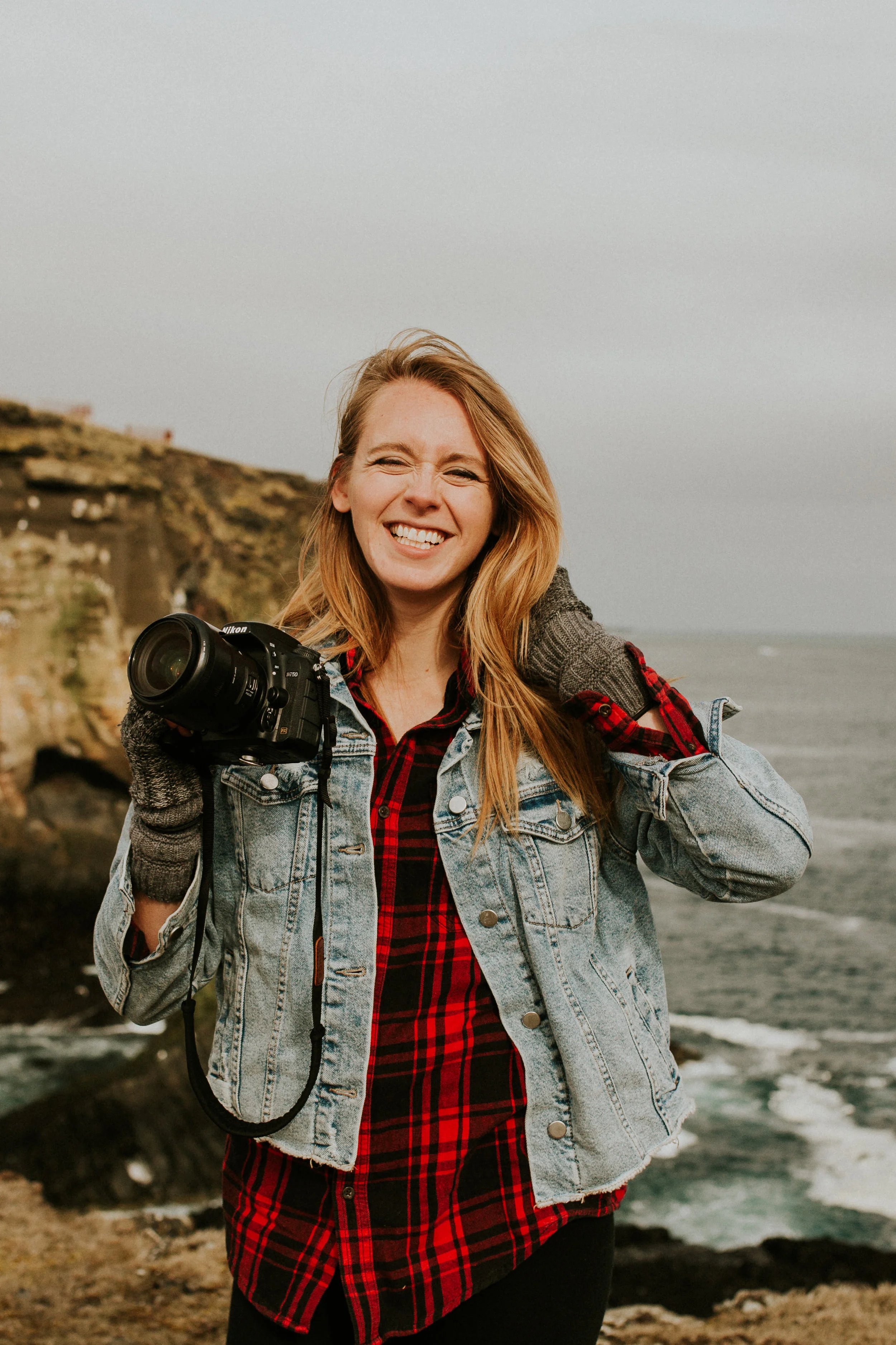seattle elopement photosgrapher in iceland