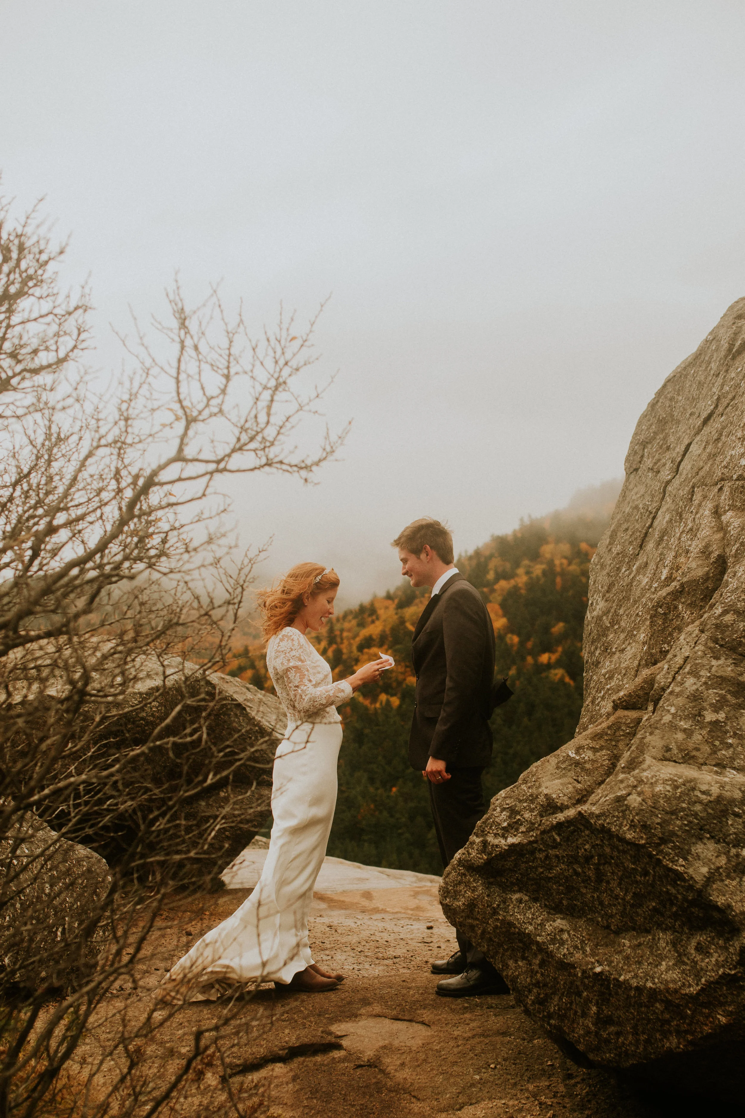 Artists bluff elopement - white mountain elopement - autumn elopement photography - artists bluff hike - artists bluff wedding - white mountain wedding - New Hampshire wedding photographer - artists bluff wedding photographer - New Hampshire hiking …