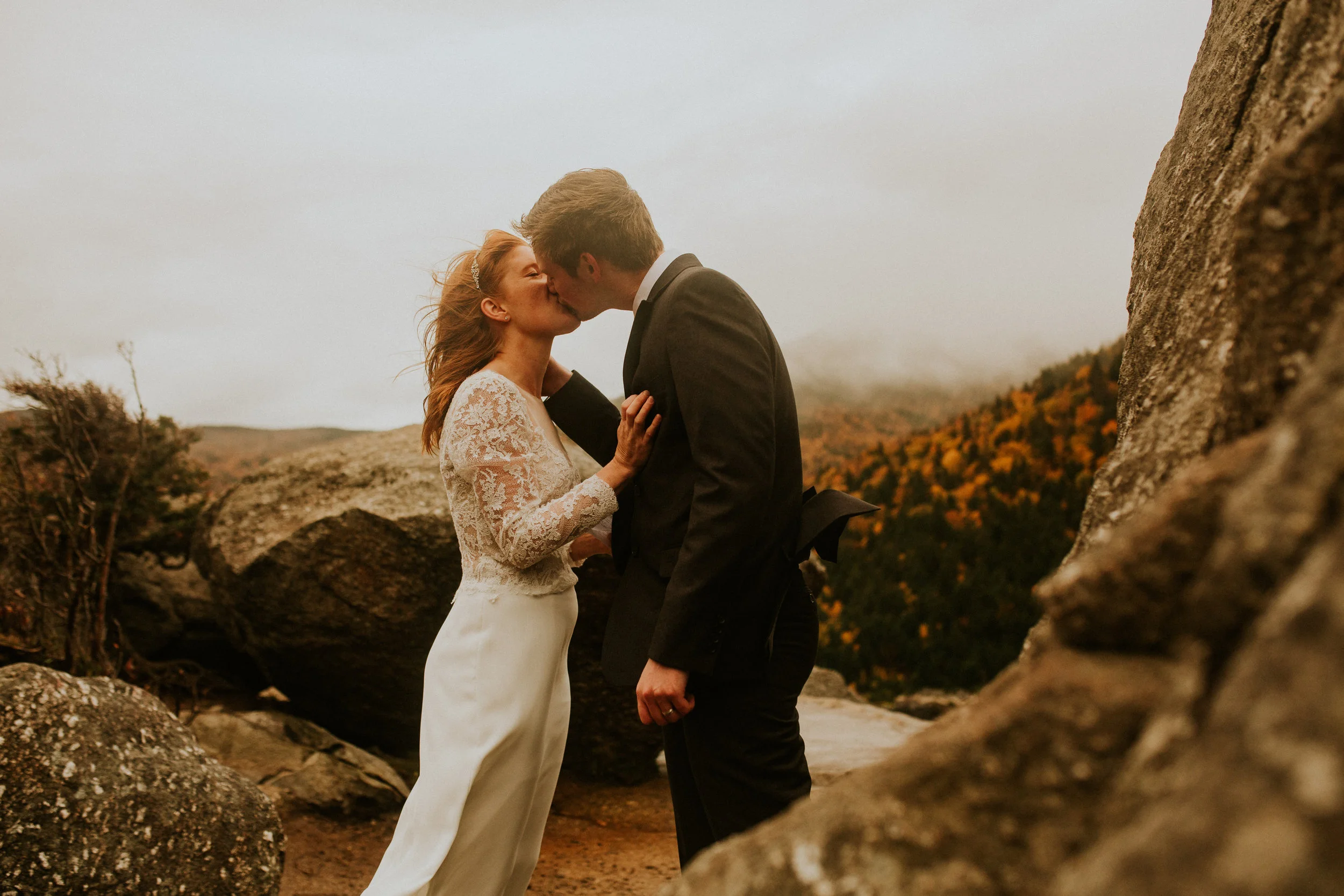Artists bluff elopement - white mountain elopement - autumn elopement photography - artists bluff hike - artists bluff wedding - white mountain wedding - New Hampshire wedding photographer - artists bluff wedding photographer - New Hampshire hiking …