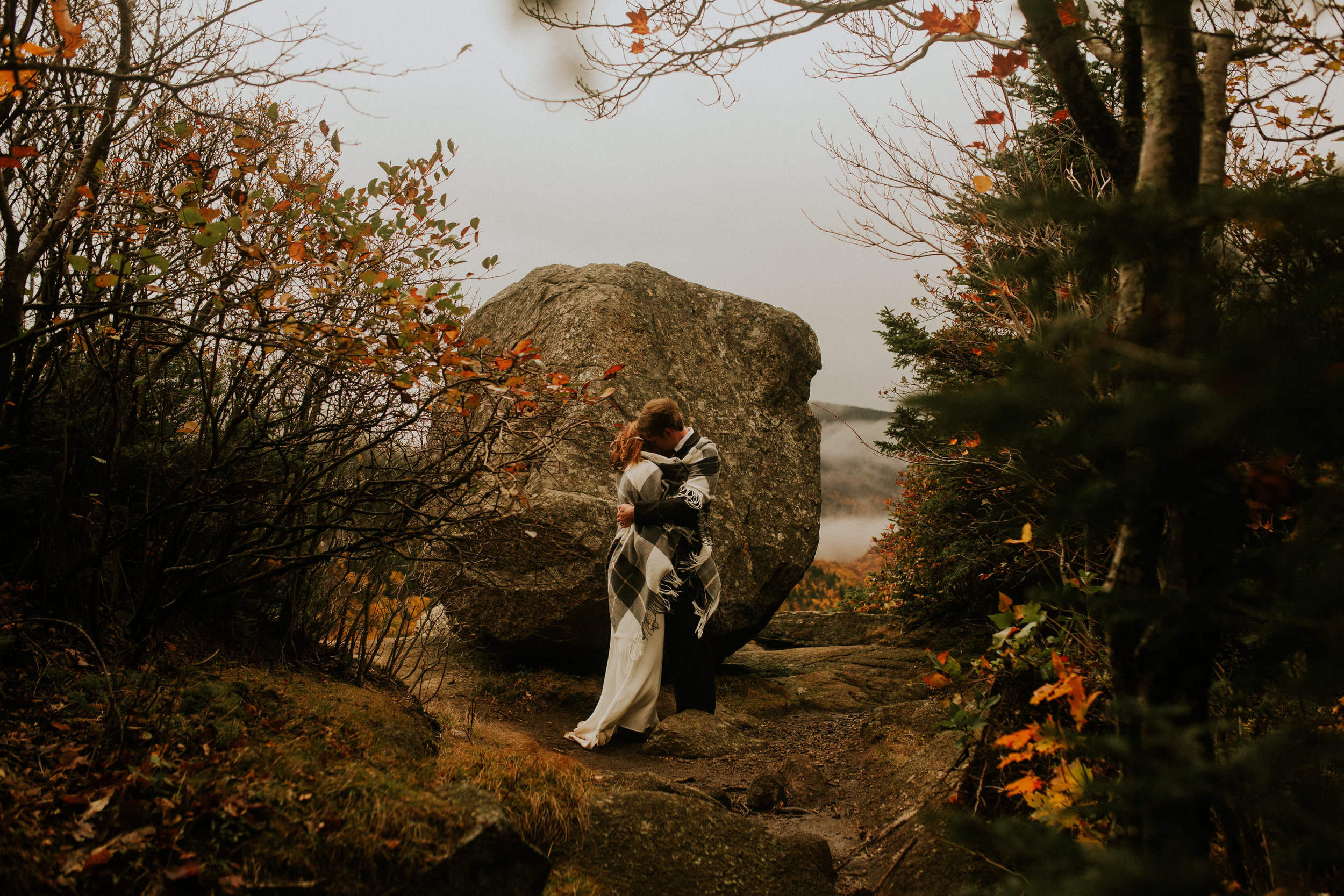 Artists bluff elopement - white mountain elopement - autumn elopement photography - artists bluff hike - artists bluff wedding - white mountain wedding - New Hampshire wedding photographer - artists bluff wedding photographer - New Hampshire hiking …