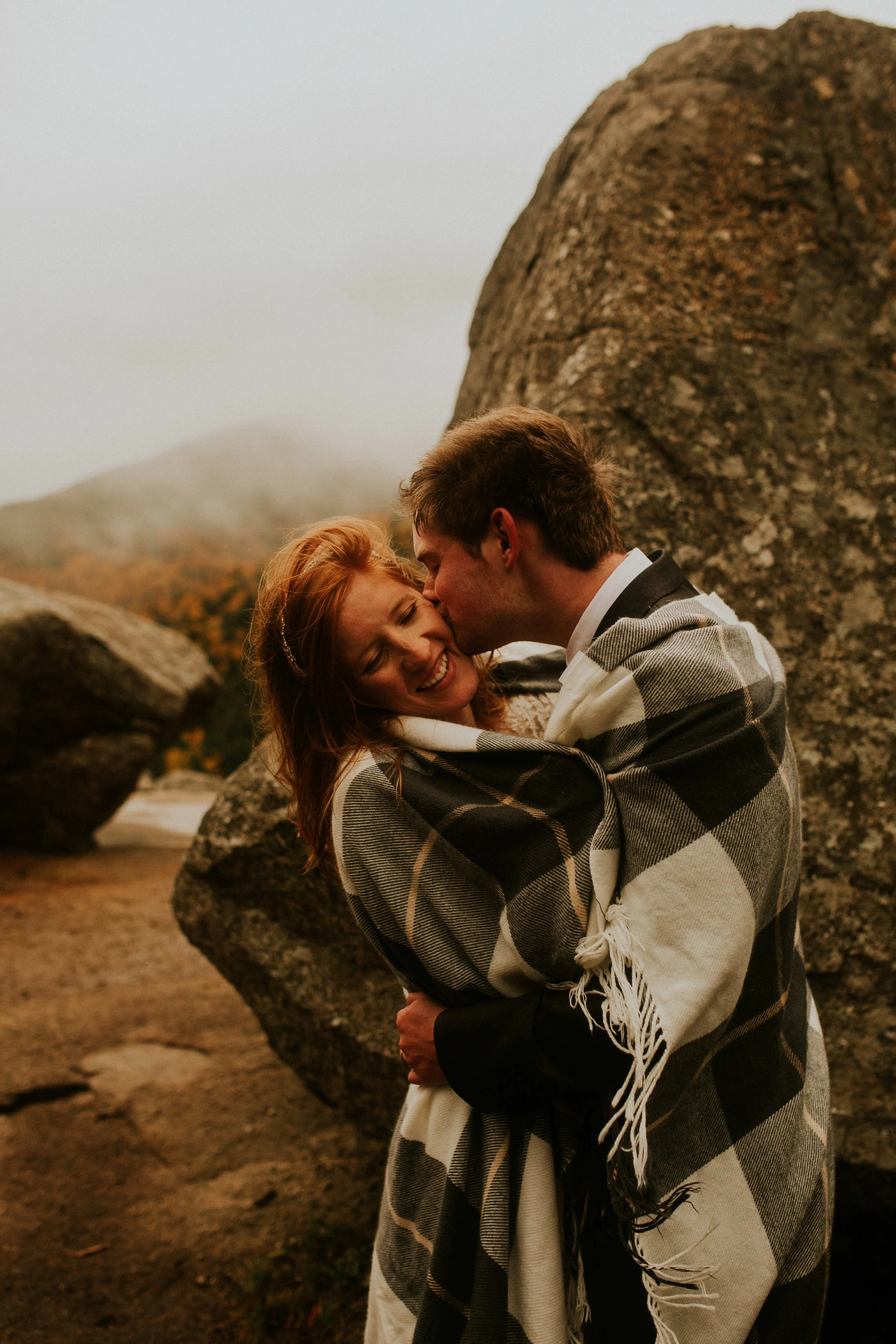 Artists bluff elopement - white mountain elopement - autumn elopement photography - artists bluff hike - artists bluff wedding - white mountain wedding - New Hampshire wedding photographer - artists bluff wedding photographer - New Hampshire hiking …