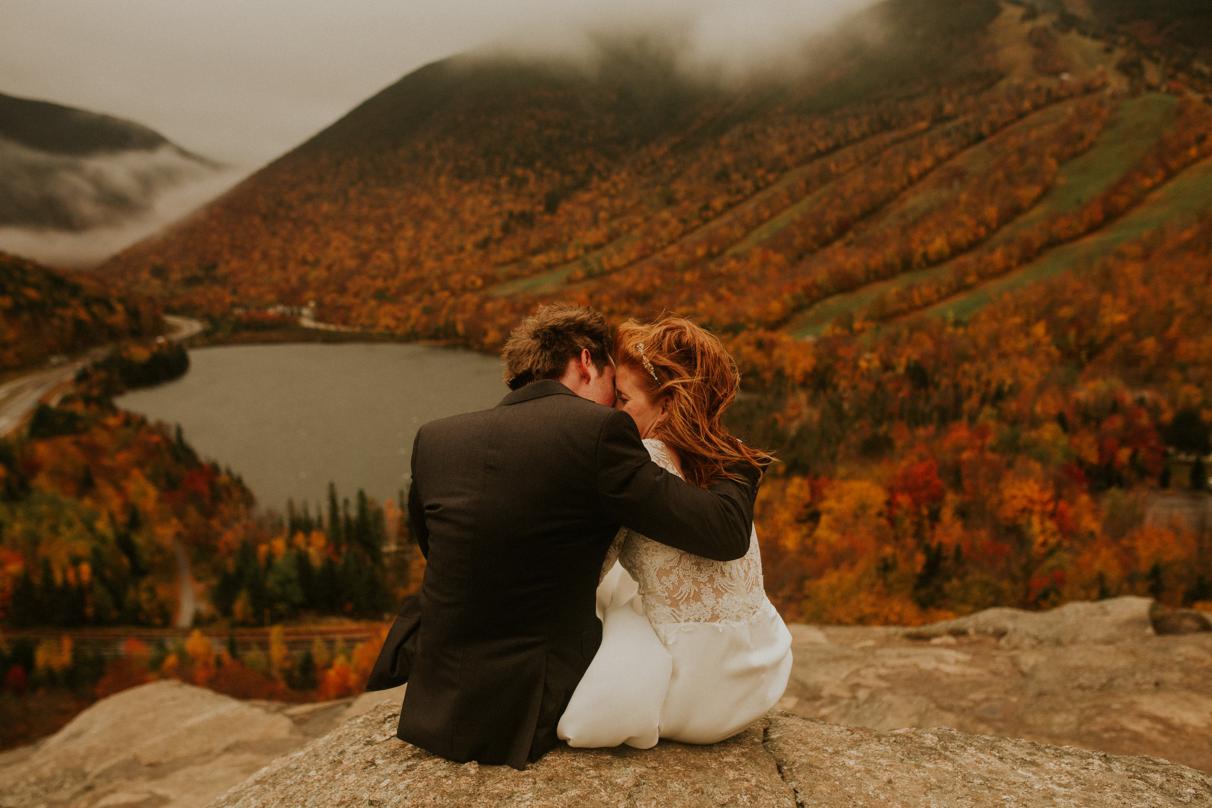 Artists bluff elopement - white mountain elopement - autumn elopement photography - artists bluff hike - artists bluff wedding - white mountain wedding - New Hampshire wedding photographer - artists bluff wedding photographer - New Hampshire hiking …