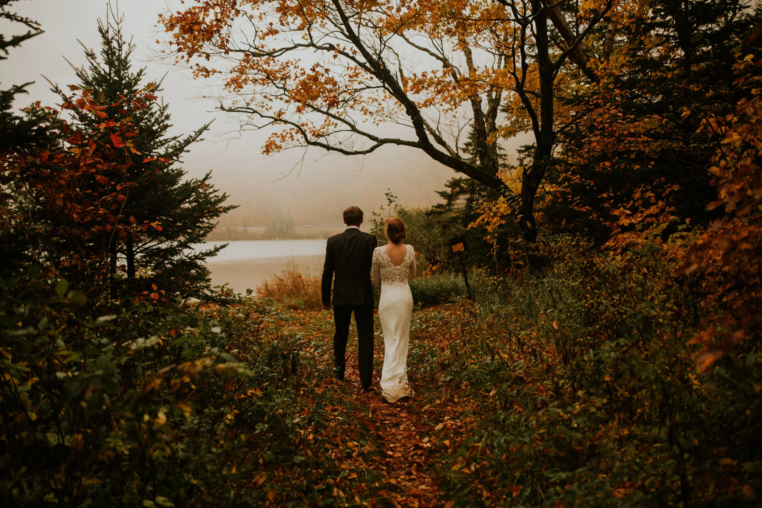 Artists bluff elopement - white mountain elopement - autumn elopement photography - artists bluff hike - artists bluff wedding - white mountain wedding - New Hampshire wedding photographer - artists bluff wedding photographer - New Hampshire hiking …