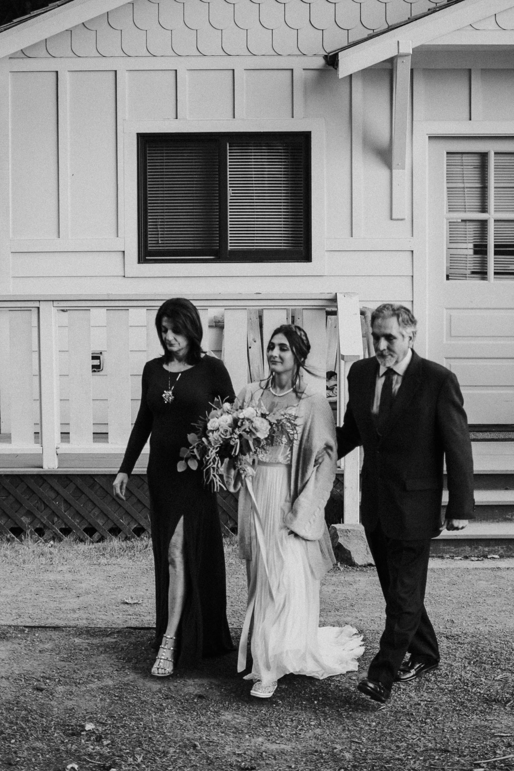 Nature bride wedding photographer - port Angeles wedding photography - best wedding photographers port Angeles - nature bridge elopement - olympic national park wedding - olympic national park elopement - crescent lake elopement - crescent lake wedd…