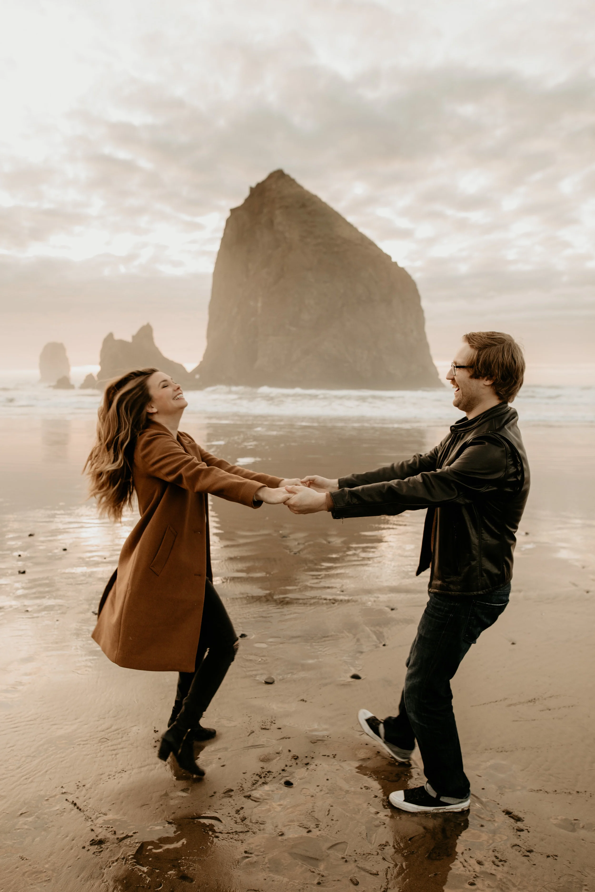 Cannon Beach photography - Cannon Beach sunset - cannon beach photos photos - cannon beach photographer - cannon beach Wedding photography - Oregon engagement locations - best PNW Elopement locations - best Oregon photographers - Cannon beach engage…