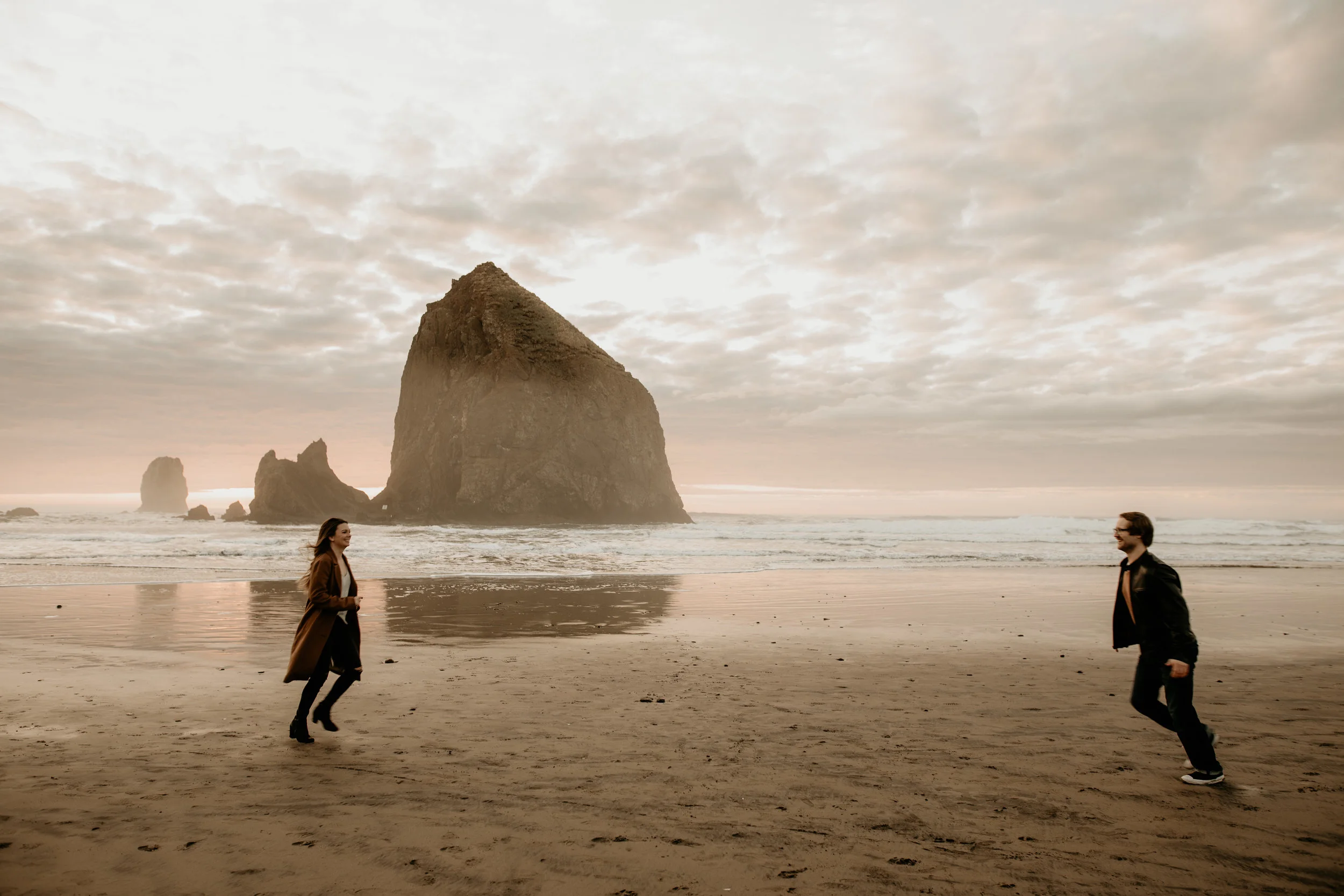 Cannon Beach photography - Cannon Beach sunset - cannon beach photos photos - cannon beach photographer - cannon beach Wedding photography - Oregon engagement locations - best PNW Elopement locations - best Oregon photographers - Cannon beach engage…