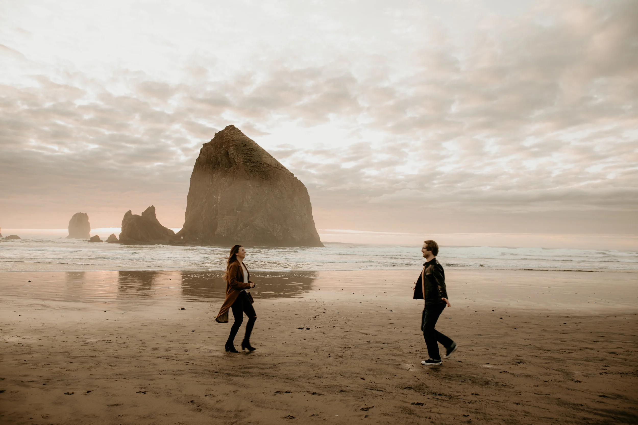 Cannon Beach photography - Cannon Beach sunset - cannon beach photos photos - cannon beach photographer - cannon beach Wedding photography - Oregon engagement locations - best PNW Elopement locations - best Oregon photographers - Cannon beach engage…