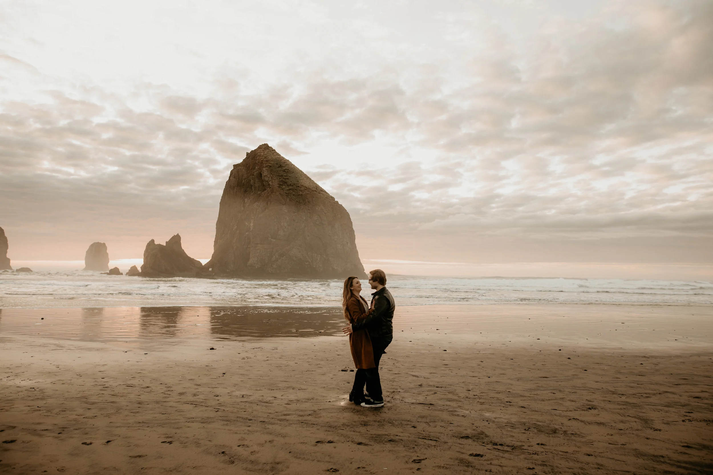 Cannon Beach photography - Cannon Beach sunset - cannon beach photos photos - cannon beach photographer - cannon beach Wedding photography - Oregon engagement locations - best PNW Elopement locations - best Oregon photographers - Cannon beach engage…