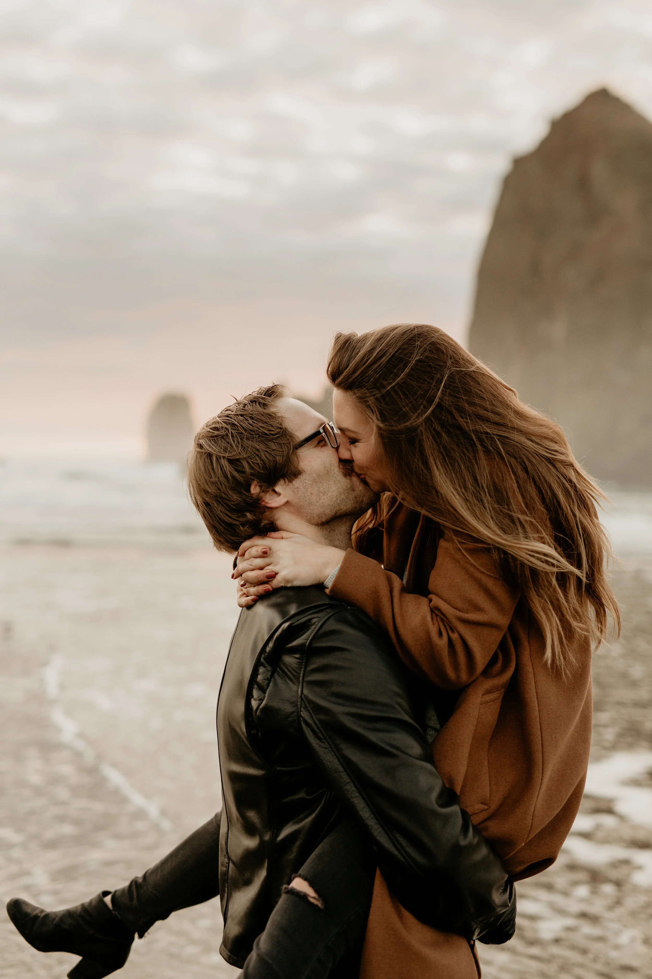Cannon Beach photography - Cannon Beach sunset - cannon beach photos photos - cannon beach photographer - cannon beach Wedding photography - Oregon engagement locations - best PNW Elopement locations - best Oregon photographers - Cannon beach engage…
