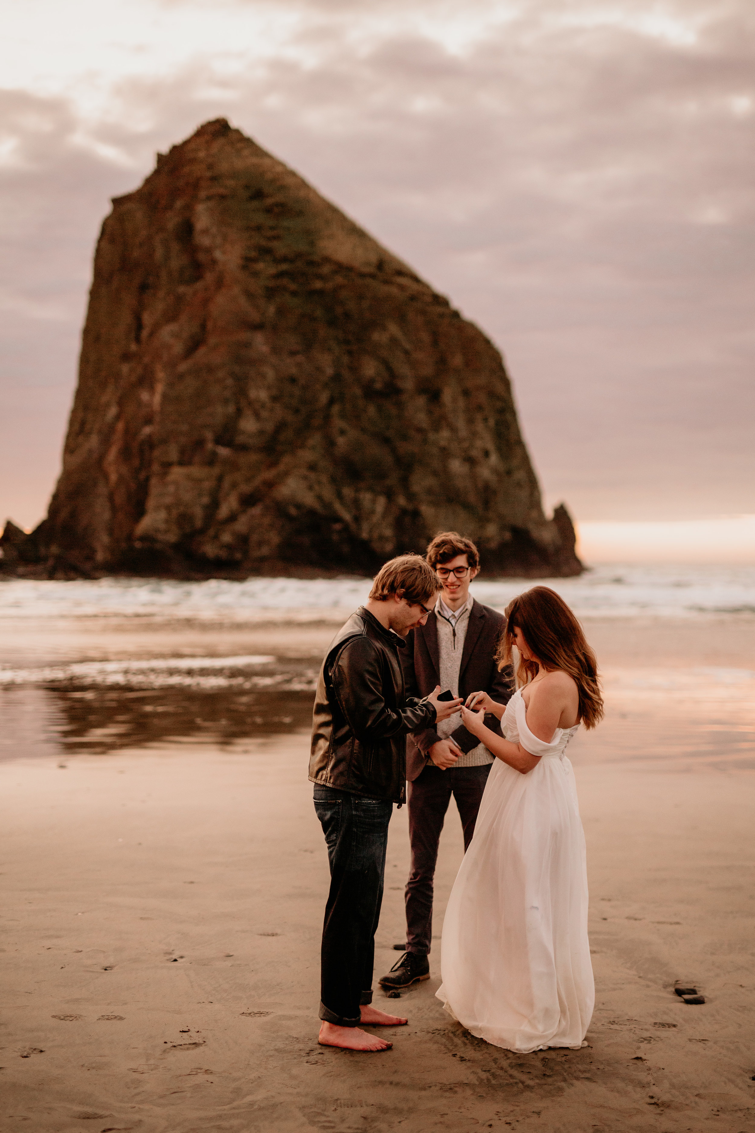 Cannon Beach photography - Cannon Beach sunset - cannon beach photos photos - cannon beach photographer - cannon beach Wedding photography - Oregon elopement locations - best PNW Elopement locations - best Oregon photographers - Cannon beach elopeme…