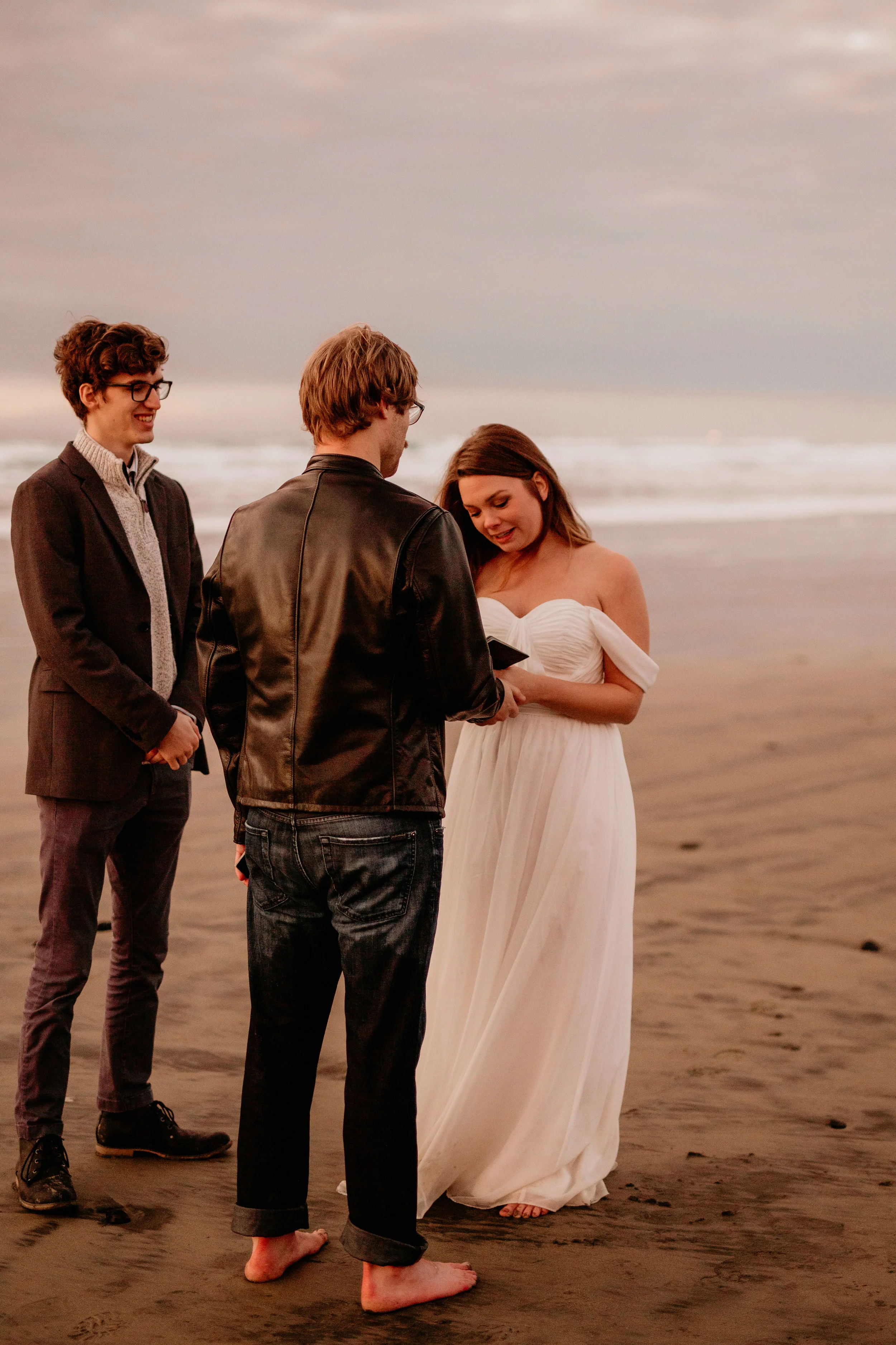 Cannon Beach photography - Cannon Beach sunset - cannon beach photos photos - cannon beach photographer - cannon beach Wedding photography - Oregon elopement locations - best PNW Elopement locations - best Oregon photographers - Cannon beach elopeme…