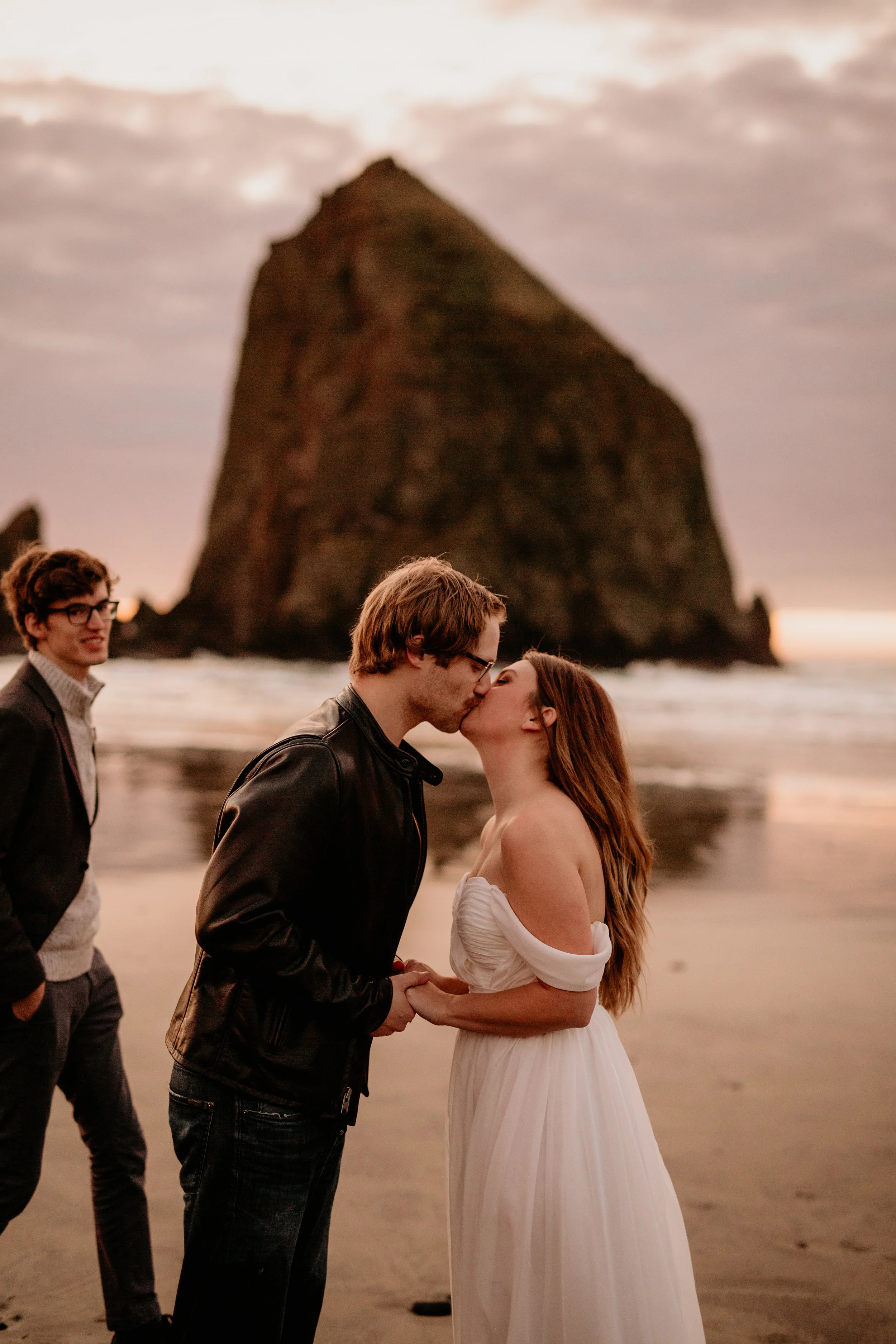 Cannon Beach photography - Cannon Beach sunset - cannon beach photos photos - cannon beach photographer - cannon beach Wedding photography - Oregon elopement locations - best PNW Elopement locations - best Oregon photographers - Cannon beach elopeme…