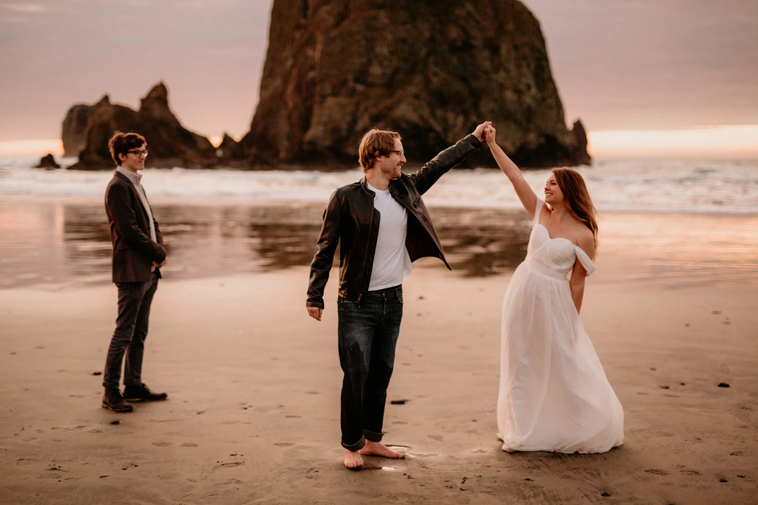 Cannon Beach photography - Cannon Beach sunset - cannon beach photos photos - cannon beach photographer - cannon beach Wedding photography - Oregon elopement locations - best PNW Elopement locations - best Oregon photographers - Cannon beach elopeme…
