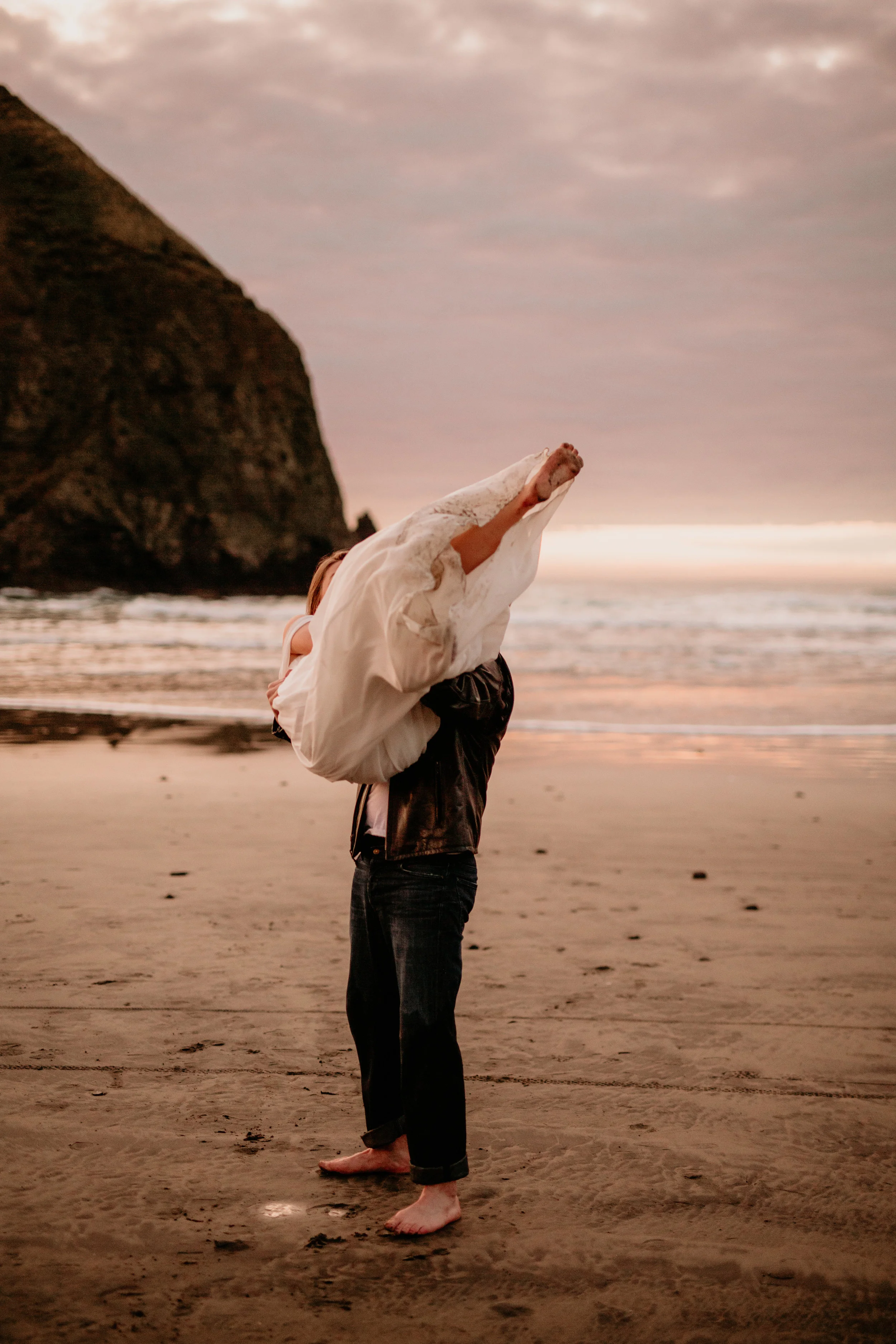 Cannon Beach photography - Cannon Beach sunset - cannon beach photos photos - cannon beach photographer - cannon beach Wedding photography - Oregon elopement locations - best PNW Elopement locations - best Oregon photographers - Cannon beach elopeme…