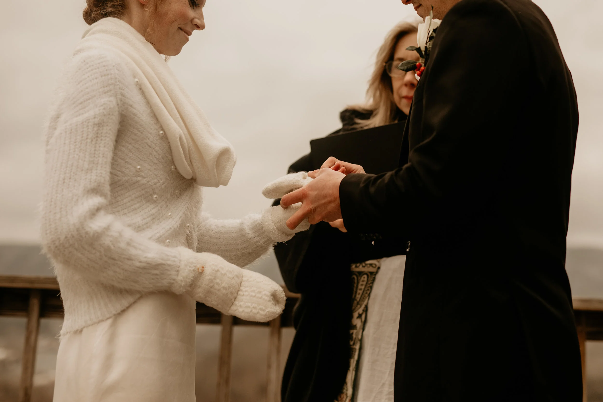 Have the best elopement- why choose an elopement- how to have the best elopement- why elope - how to tel your friends and family that you eloped - shenandoah national park photography - shenandoah national park elopement- shenandoah state park photo…