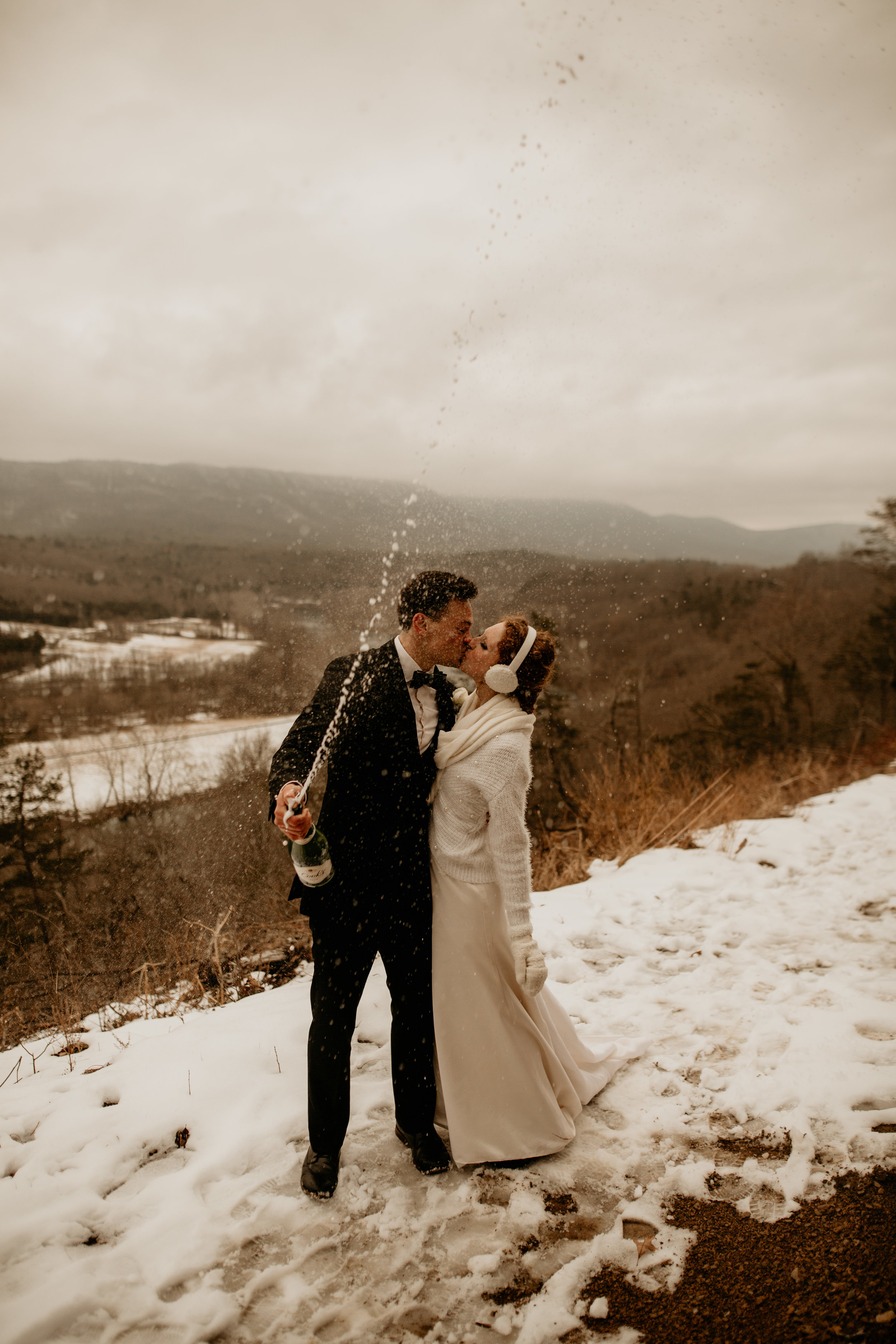 Have the best elopement- why choose an elopement- how to have the best elopement- why elope - how to tel your friends and family that you eloped - shenandoah national park photography - shenandoah national park elopement- shenandoah state park photo…