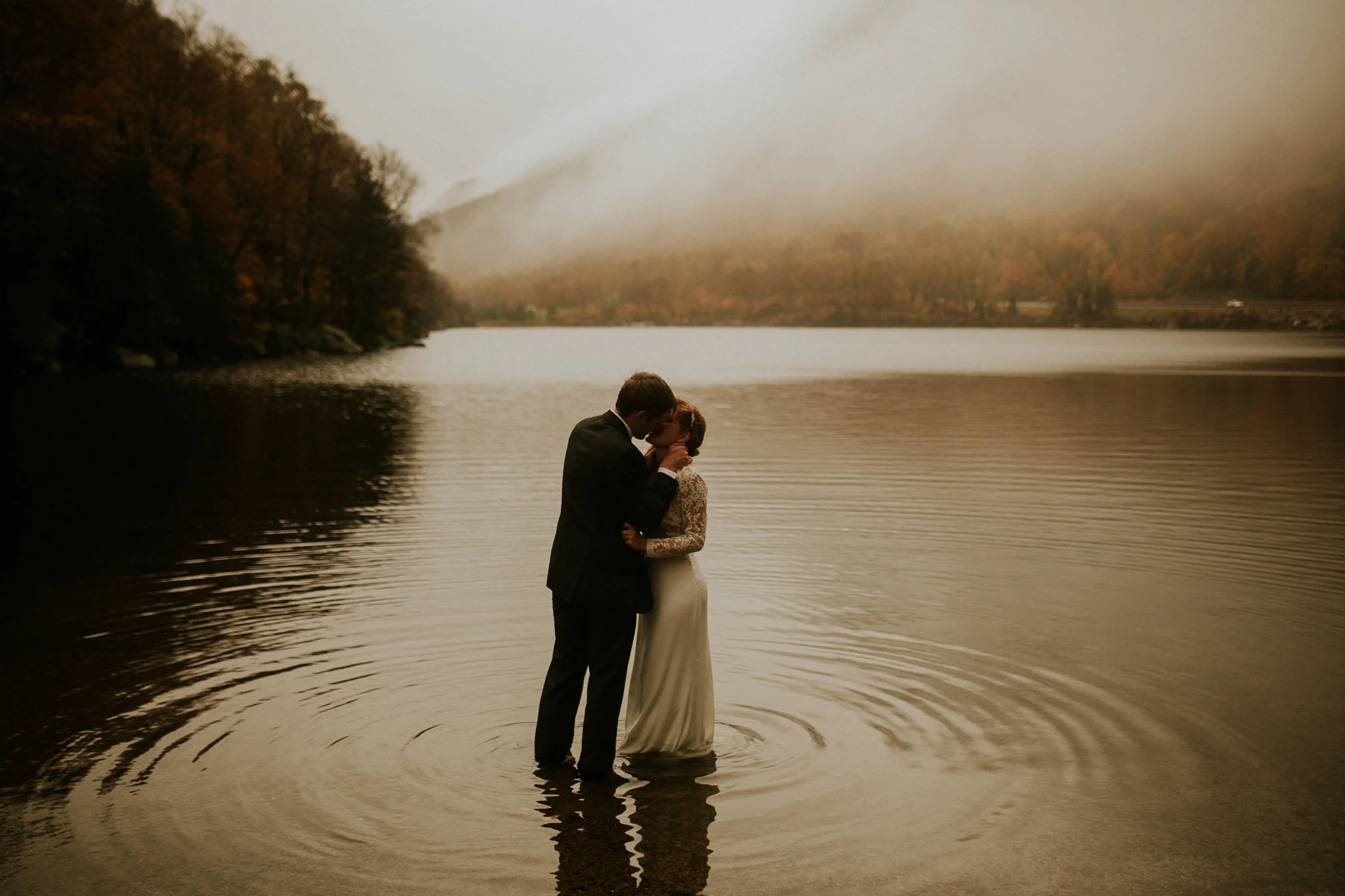 How to pick the perfect elopement dress - how to pick a dress for your elopement - what to know before picking your Elopement dress - best adventurous wedding dresses - best elopement dresses - best hiking elopement dress choices - hiking elopement …