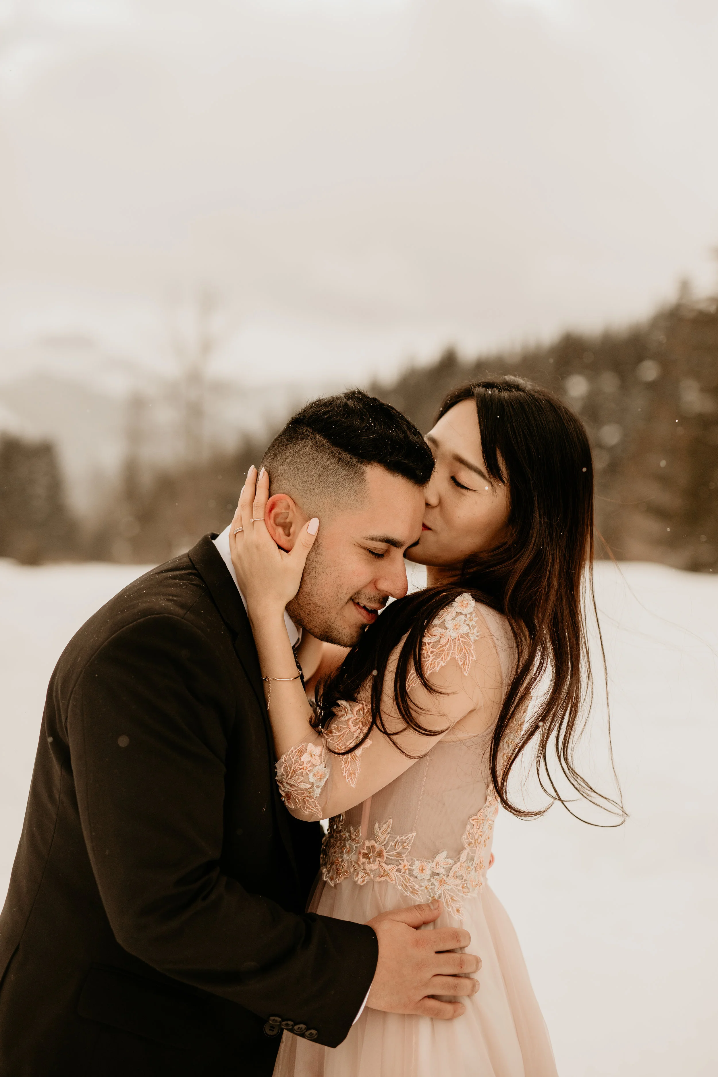 Seattle elopement photographer - pnw elopement photographer - tacoma elopement photographer - Seattle wedding photographer - tacoma wedding photographer - pnw wedding photographer - Gold creek trail- gold creek pond trail - Portland wedding photogra…