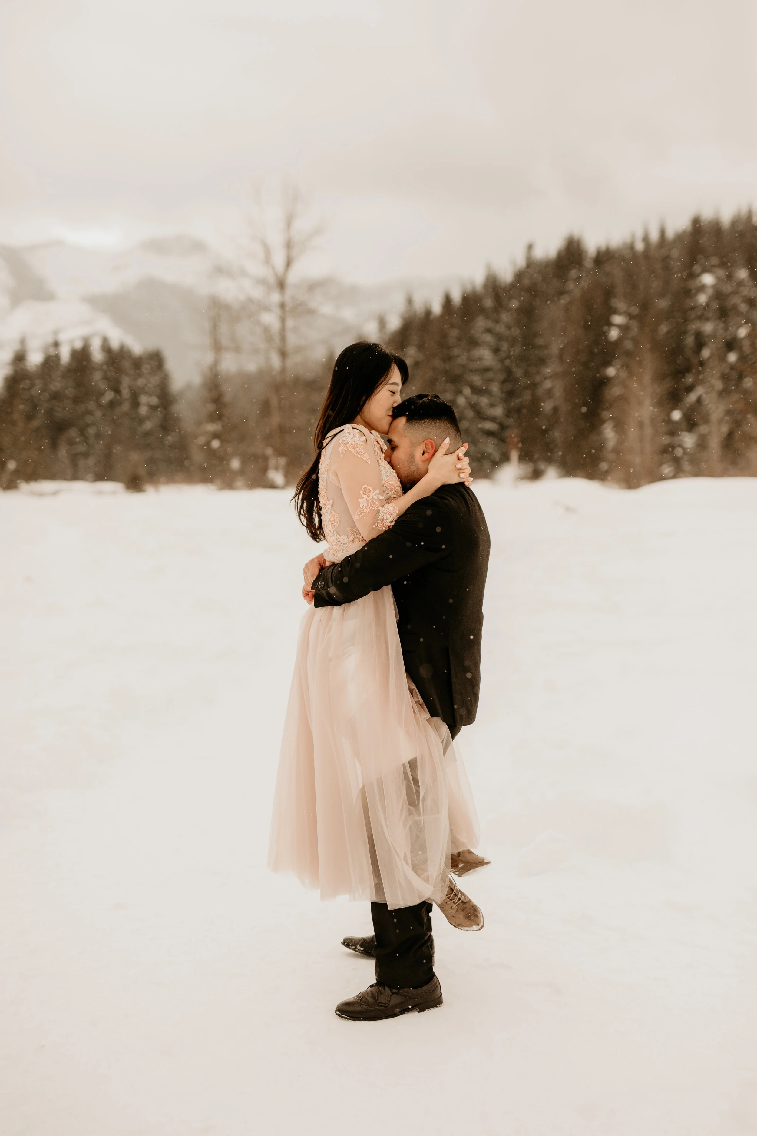 Seattle elopement photographer - pnw elopement photographer - tacoma elopement photographer - Seattle wedding photographer - tacoma wedding photographer - pnw wedding photographer - Gold creek trail- gold creek pond trail - Portland wedding photogra…