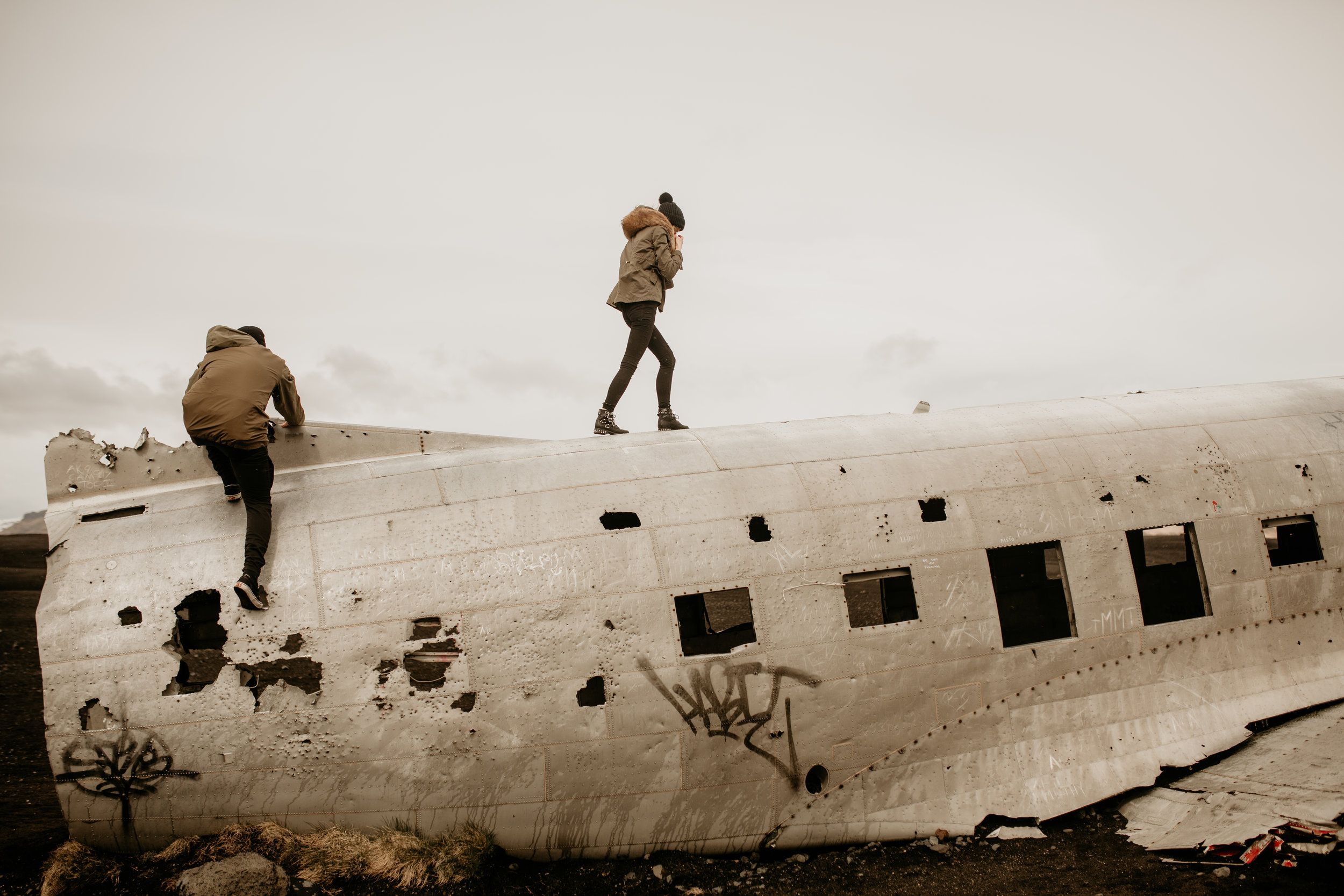 Sólheimasandur engagement photos, Sólheimasandur couple photos, Sólheimasandur photography, Sólheimasandur wedding photos, Iceland engagement photos, Iceland elopement photographer, Iceland wedding photography, elopement wedding photography - seattl…