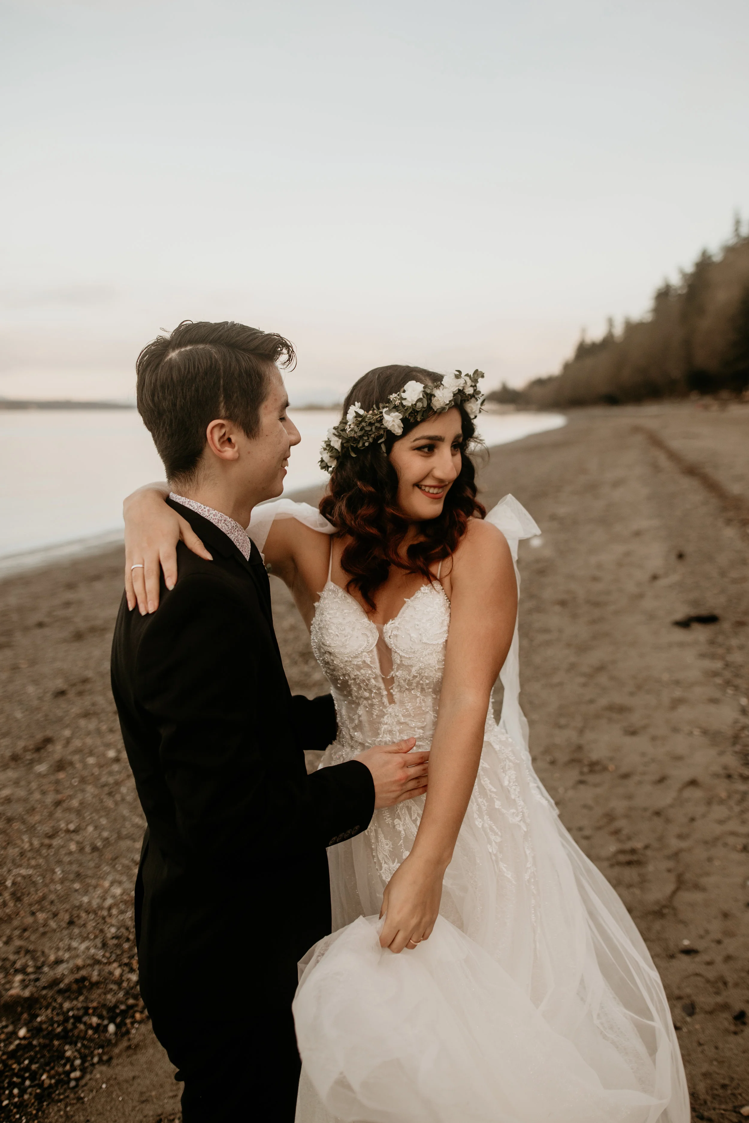 Tacoma elopement photography - point defiance elopement - point defiance elopement photography - elopement wedding photography - seattle elopement - hire wedding photographers in seattle - adventure wedding photographer - wedding photographer under …