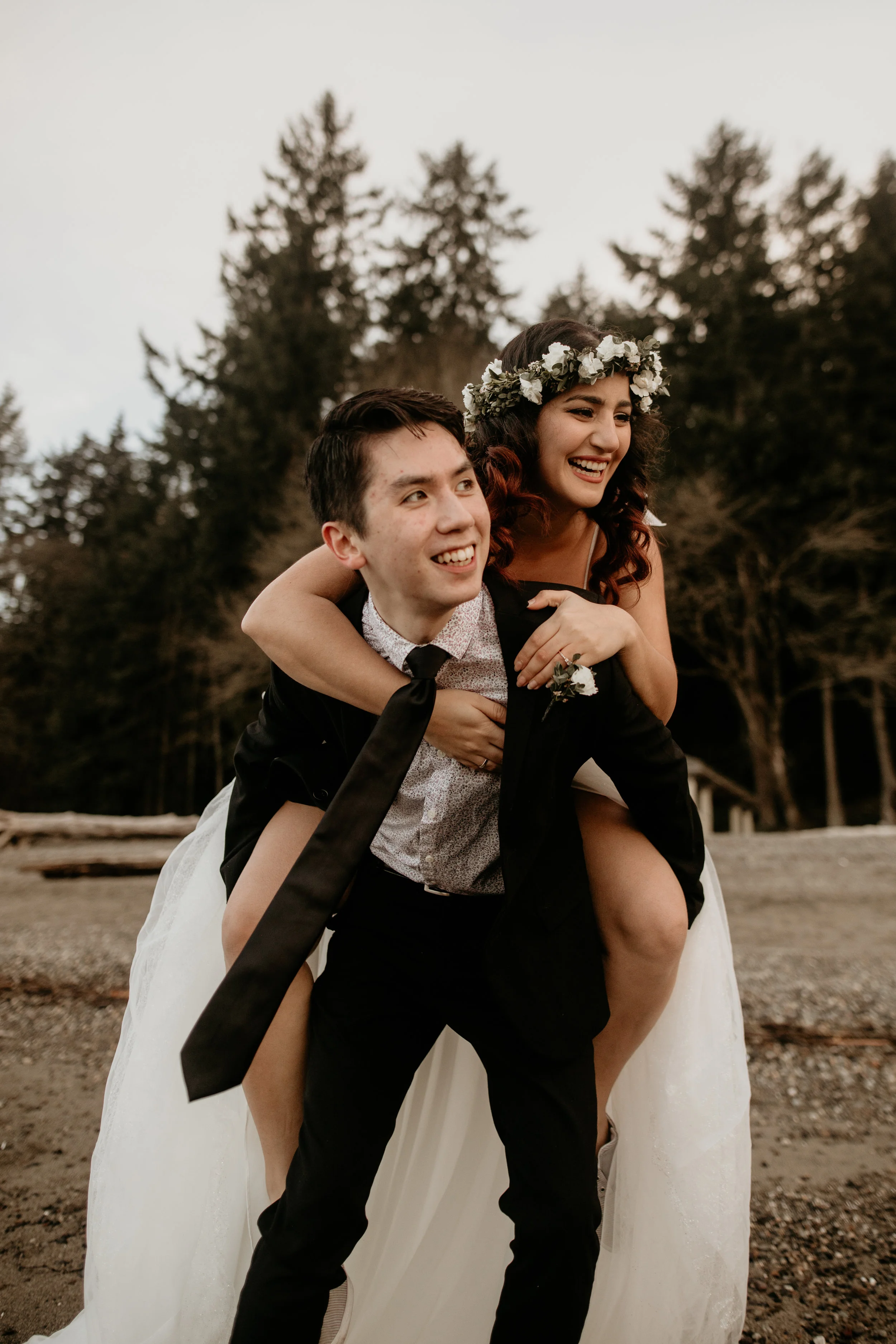 Tacoma elopement photography - point defiance elopement - point defiance elopement photography - elopement wedding photography - seattle elopement - hire wedding photographers in seattle - adventure wedding photographer - wedding photographer under …