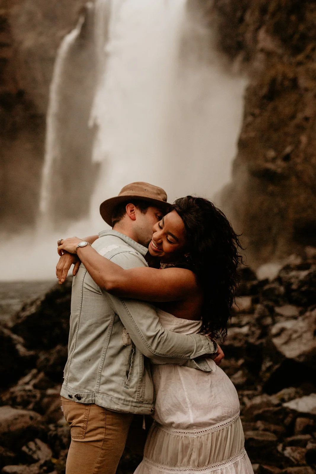 Snoqualmie falls engagement photos - snoqualmie pass engagement photos - snoqualmie falls - Issaquah engagement photos - Seattle elopement photographer - pnw elopement photographer - tacoma elopement photographer - Seattle wedding photographer - tac…