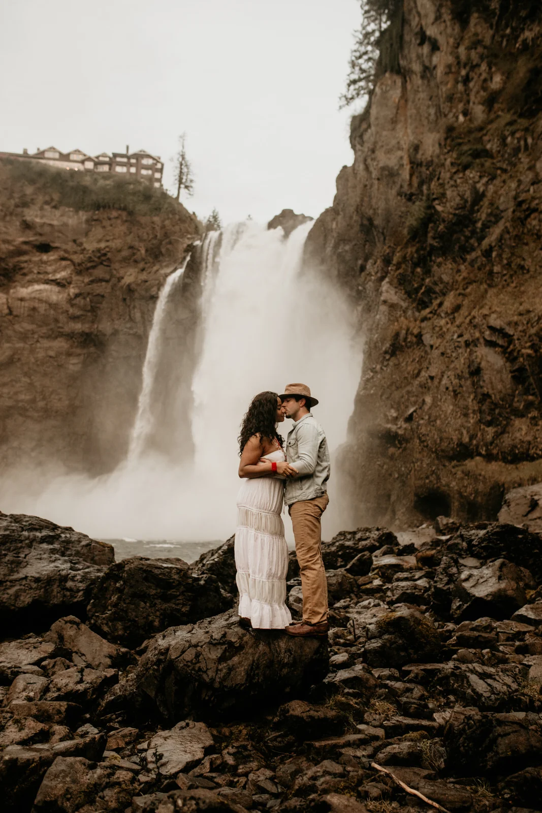 Snoqualmie falls engagement photos - snoqualmie pass engagement photos - snoqualmie falls - Issaquah engagement photos - Seattle elopement photographer - pnw elopement photographer - tacoma elopement photographer - Seattle wedding photographer - tac…