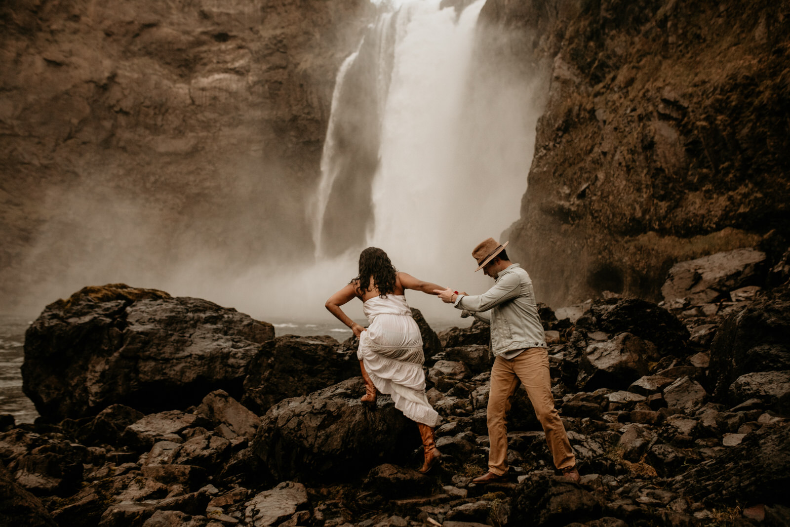 Snoqualmie falls engagement photos - snoqualmie pass engagement photos - snoqualmie falls - Issaquah engagement photos - Seattle elopement photographer - pnw elopement photographer - tacoma elopement photographer - Seattle wedding photographer - tac…
