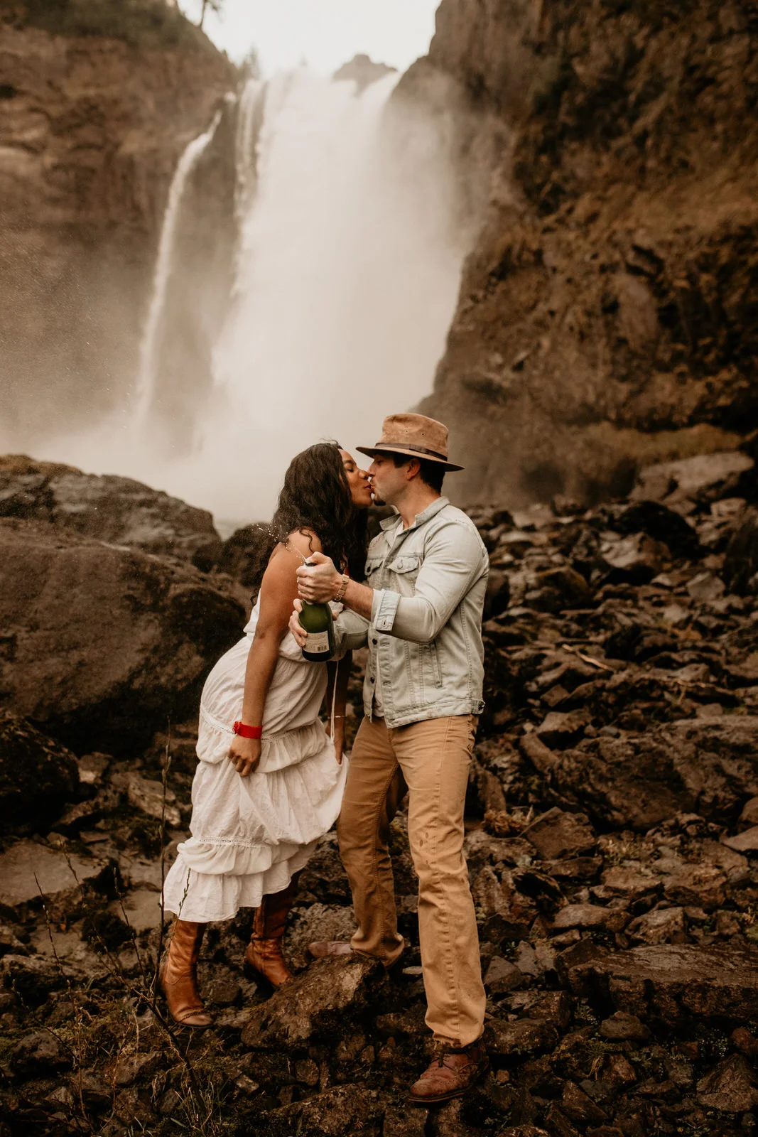Snoqualmie falls engagement photos - snoqualmie pass engagement photos - snoqualmie falls - Issaquah engagement photos - Seattle elopement photographer - pnw elopement photographer - tacoma elopement photographer - Seattle wedding photographer - tac…