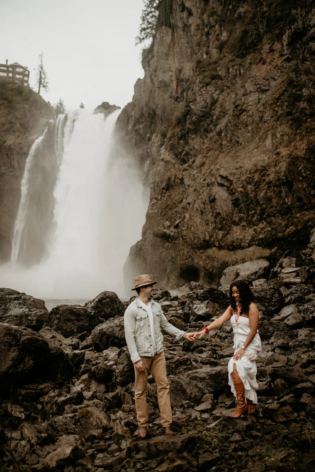 Snoqualmie falls engagement photos - snoqualmie pass engagement photos - snoqualmie falls - Issaquah engagement photos - Seattle elopement photographer - pnw elopement photographer - tacoma elopement photographer - Seattle wedding photographer - tac…