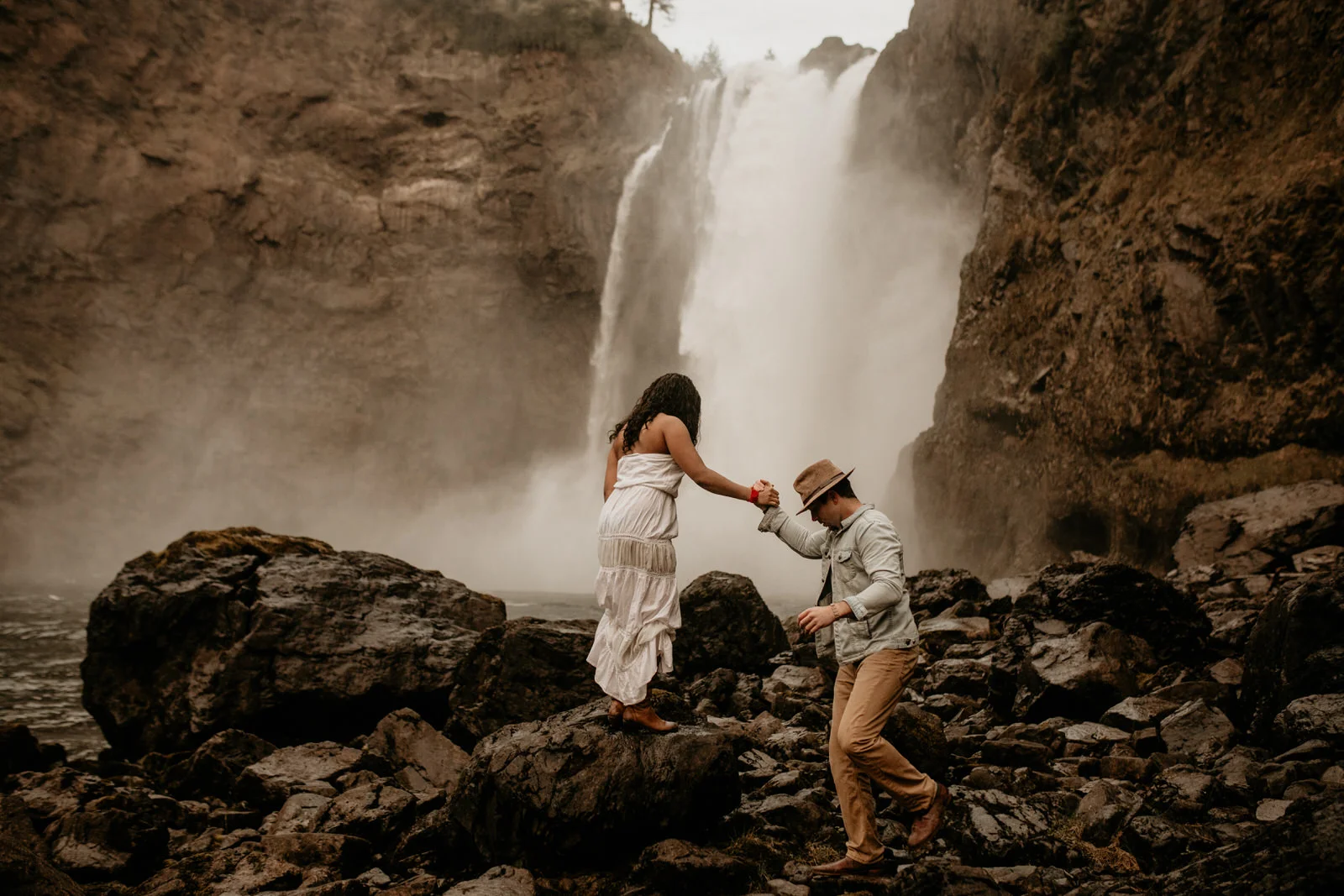 Snoqualmie falls engagement photos - snoqualmie pass engagement photos - snoqualmie falls - Issaquah engagement photos - Seattle elopement photographer - pnw elopement photographer - tacoma elopement photographer - Seattle wedding photographer - tac…