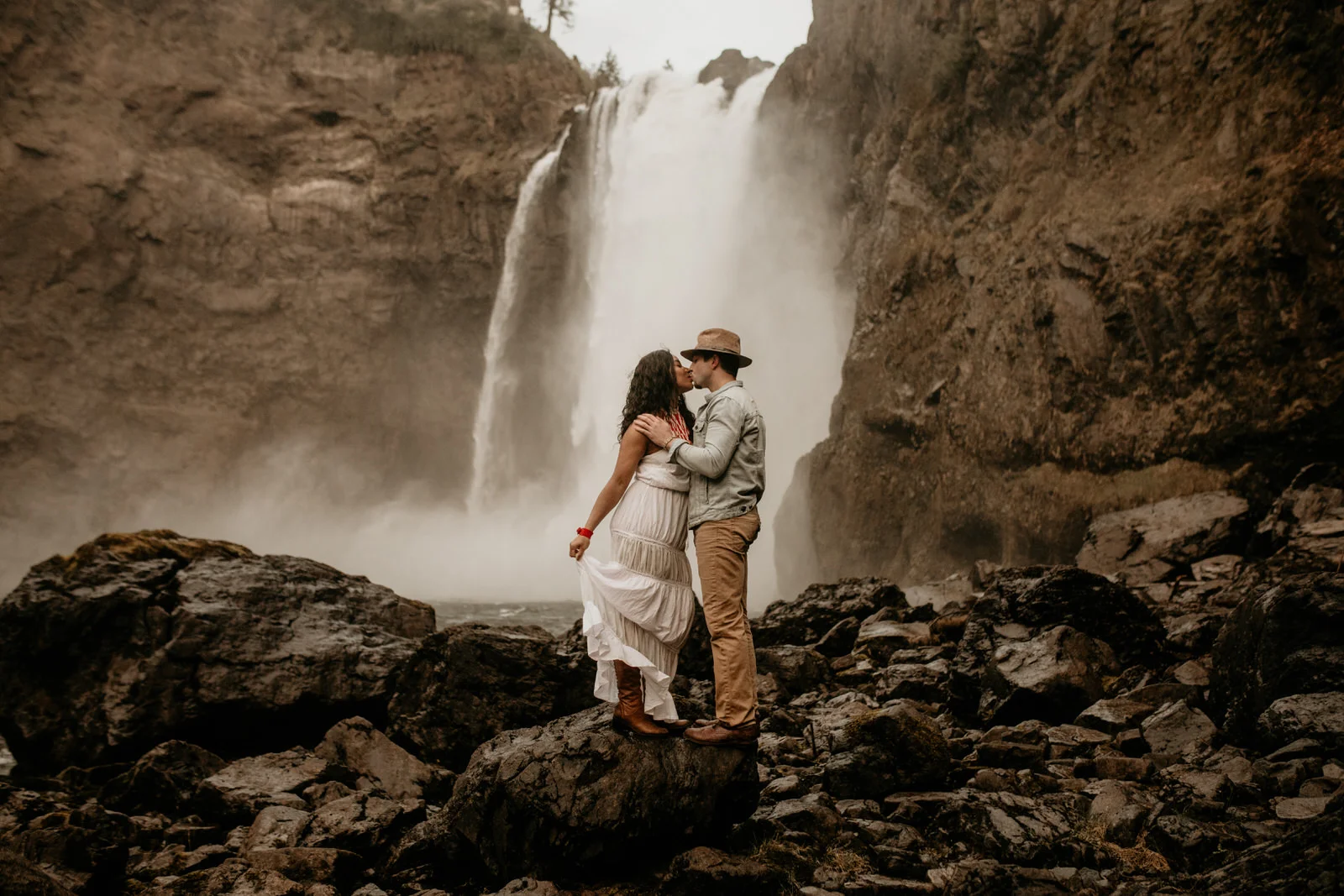 Snoqualmie Falls Elopement Photography 