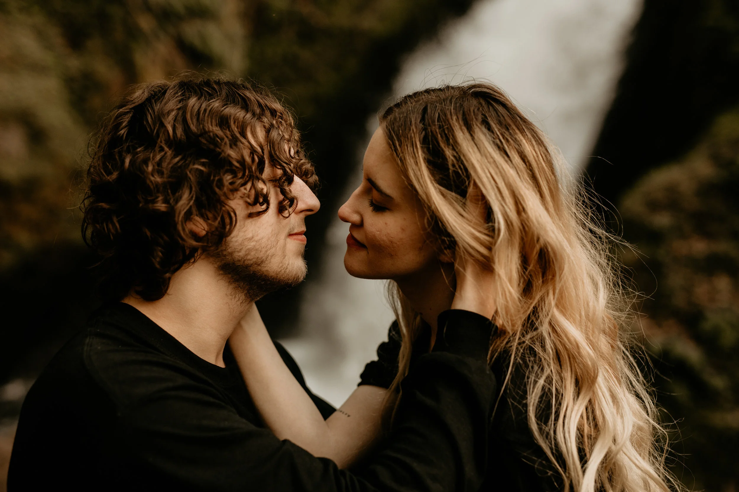 Bridal Veil falls engagement photos - Columbia river gorge engagement photos - bridal veil falls - Portland engagement photos -Portland elopement photographer - pnw elopement photographer -Oregon elopement photographer - Seattle wedding photographer…