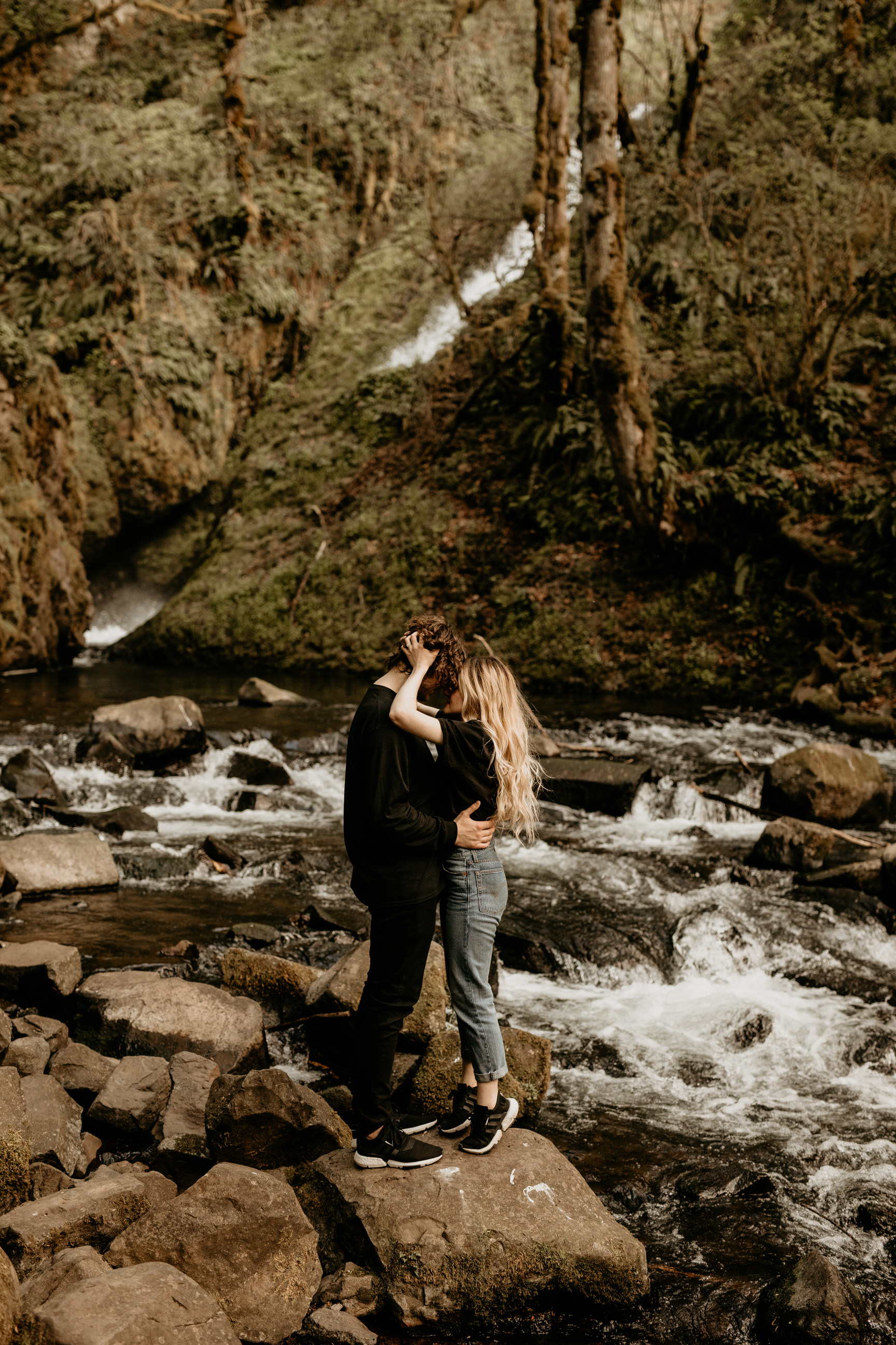 Bridal Veil falls engagement photos - Columbia river gorge engagement photos - bridal veil falls - Portland engagement photos -Portland elopement photographer - pnw elopement photographer -Oregon elopement photographer - Seattle wedding photographer…