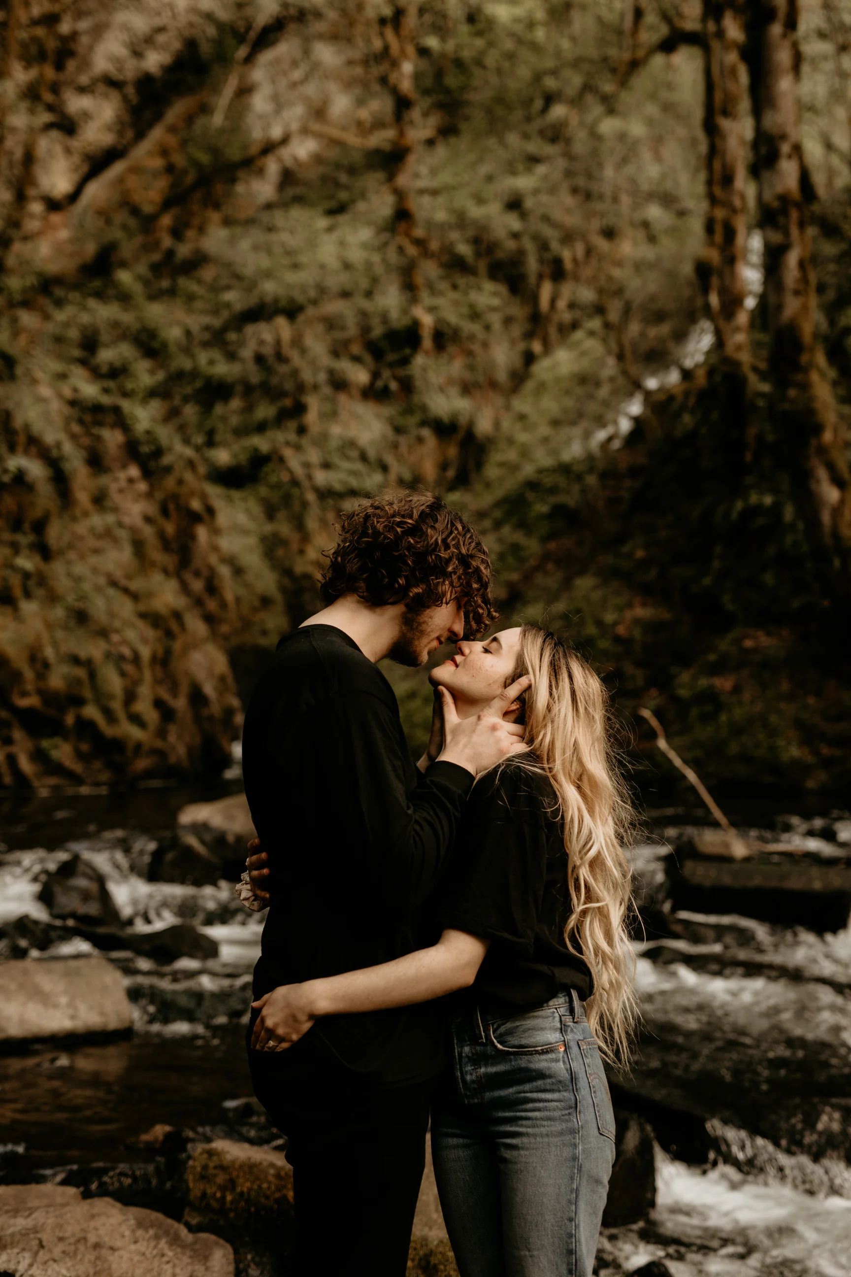 Bridal Veil falls engagement photos - Columbia river gorge engagement photos - bridal veil falls - Portland engagement photos -Portland elopement photographer - pnw elopement photographer -Oregon elopement photographer - Seattle wedding photographer…