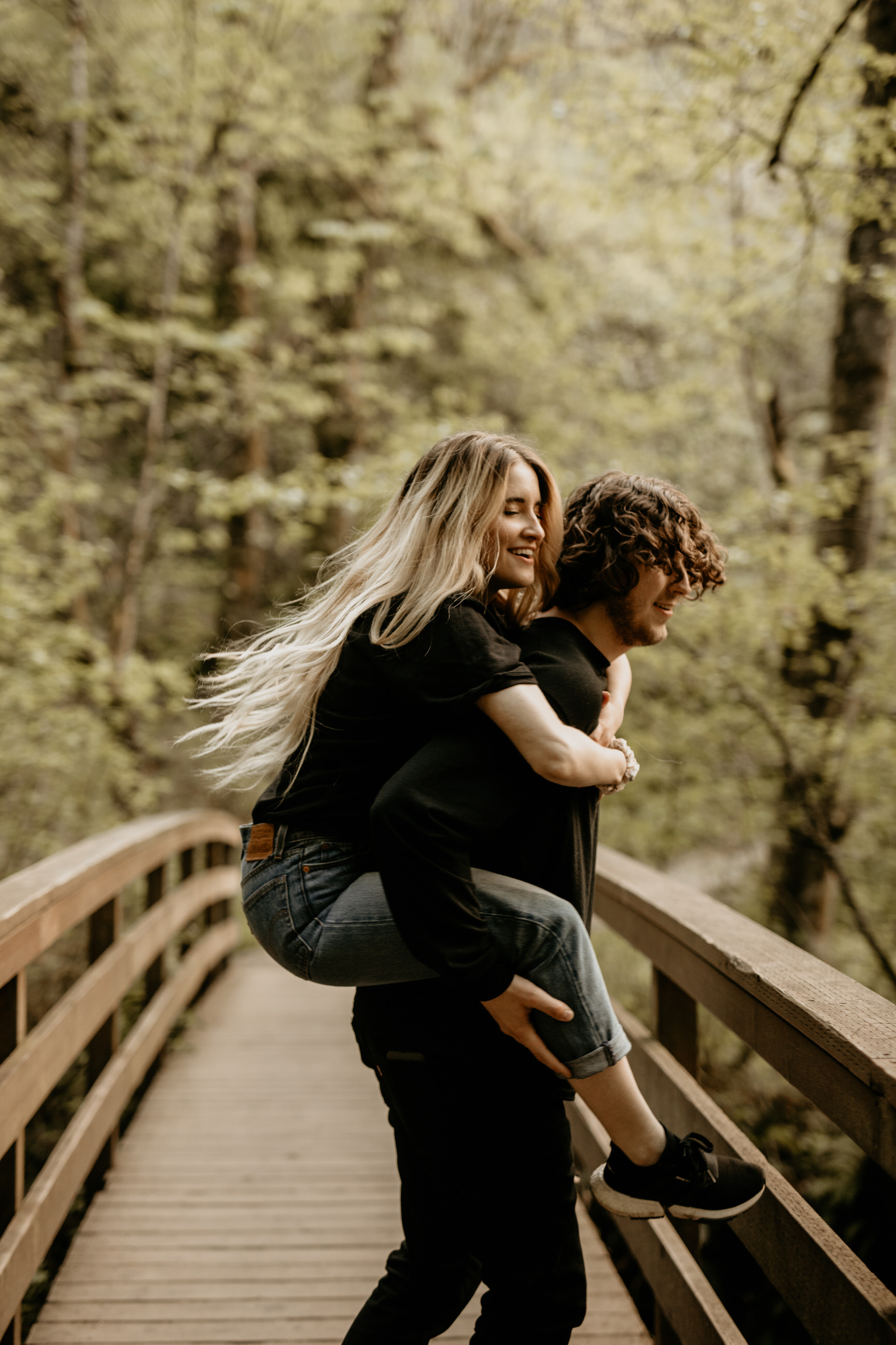 Bridal Veil falls engagement photos - Columbia river gorge engagement photos - bridal veil falls - Portland engagement photos -Portland elopement photographer - pnw elopement photographer -Oregon elopement photographer - Seattle wedding photographer…