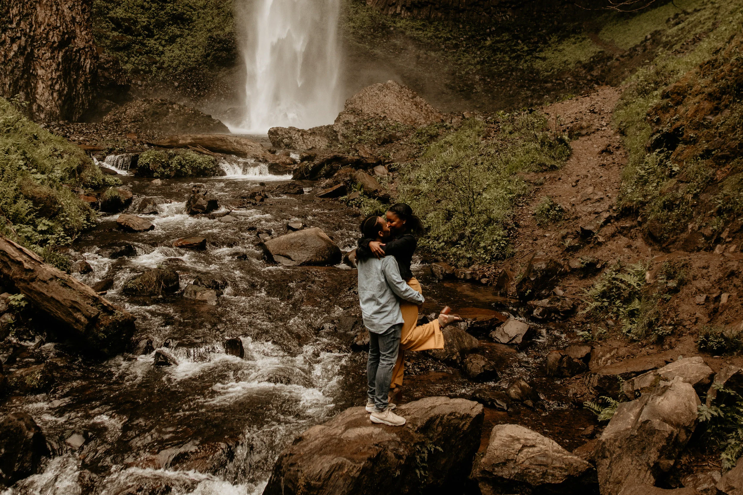 Latourell falls engagement photos - Columbia river gorge engagement photos - latourell falls - Portland engagement photos -Portland elopement photographer - pnw elopement photographer -Oregon elopement photographer - Seattle wedding photographer - P…