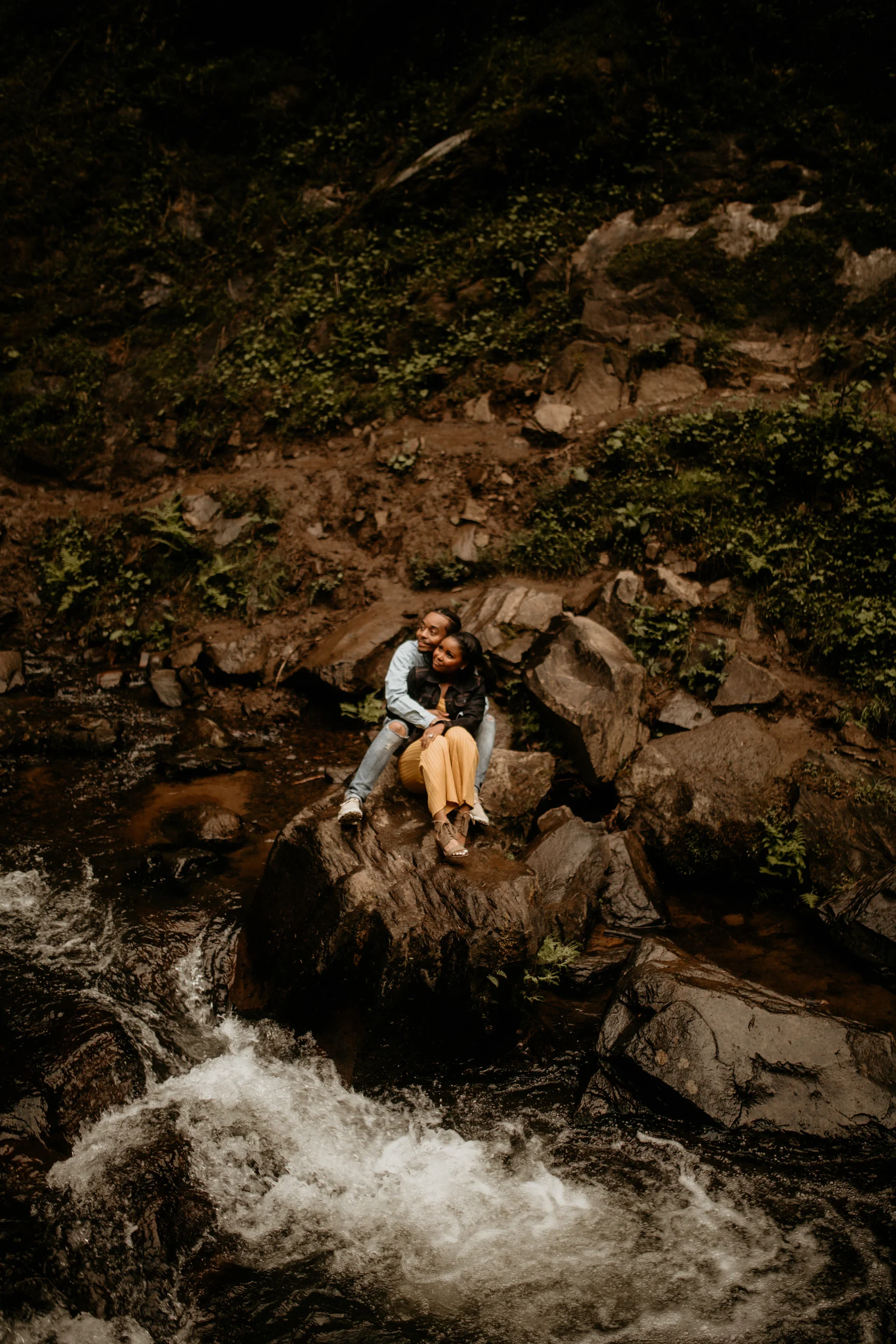 Latourell falls engagement photos - Columbia river gorge engagement photos - latourell falls - Portland engagement photos -Portland elopement photographer - pnw elopement photographer -Oregon elopement photographer - Seattle wedding photographer - P…